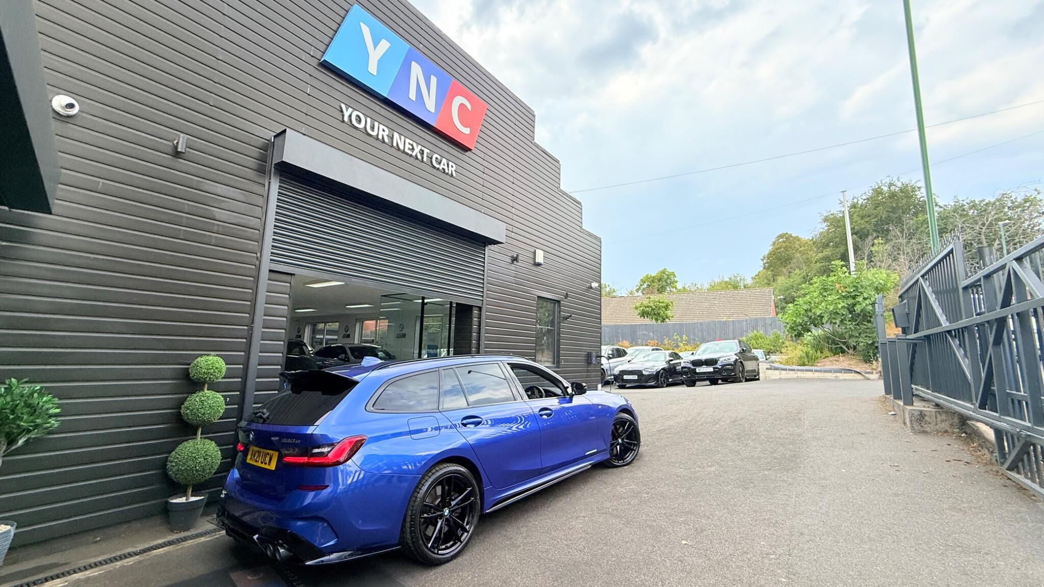 BMW 3 Series view 8