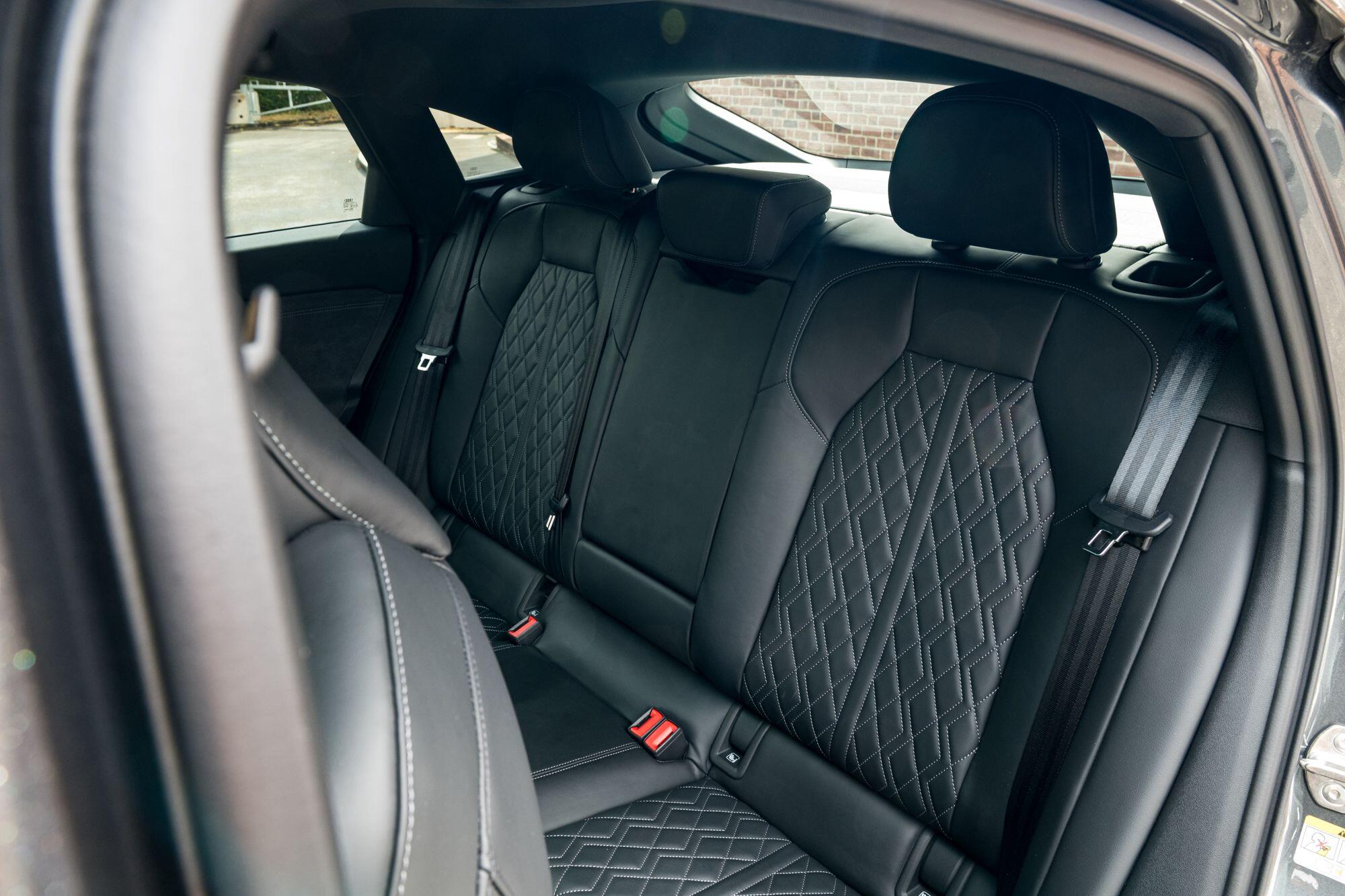 Audi SQ6 E-Tron view 33