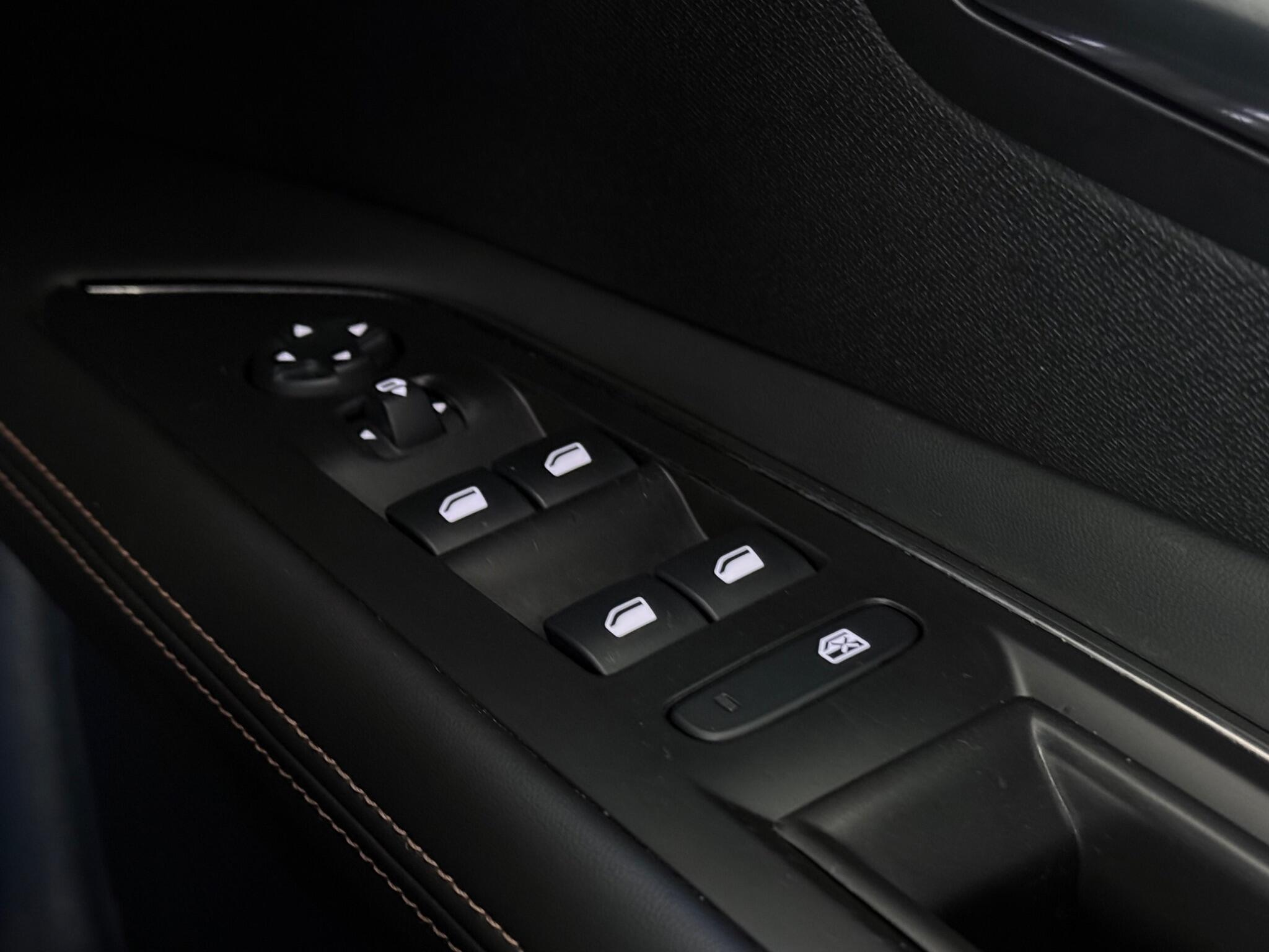 Peugeot 3008 view 17