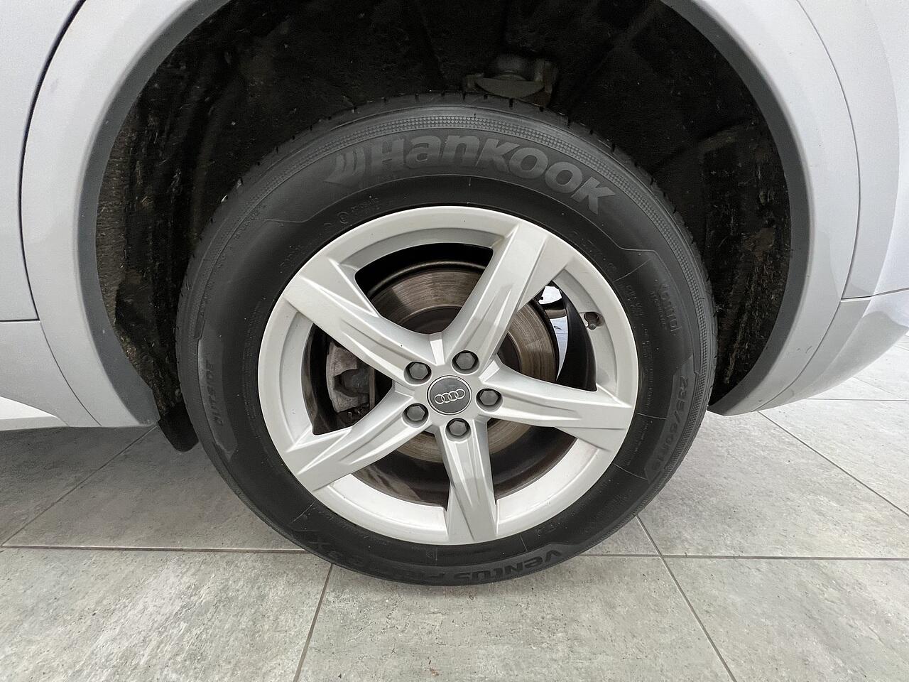 Audi Q5 view 20