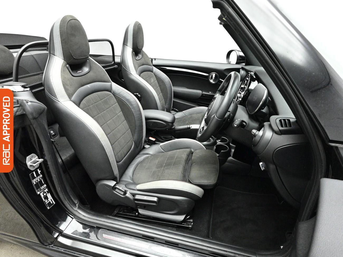 Mini Convertible view 12