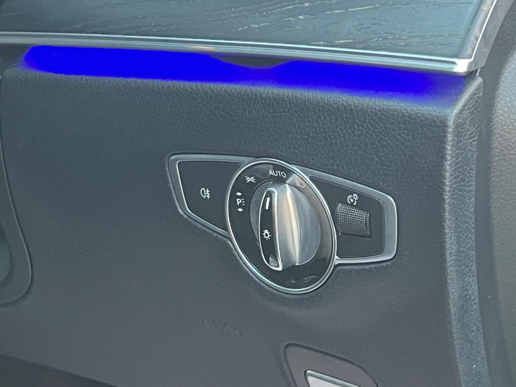 Mercedes-Benz E Class view 30