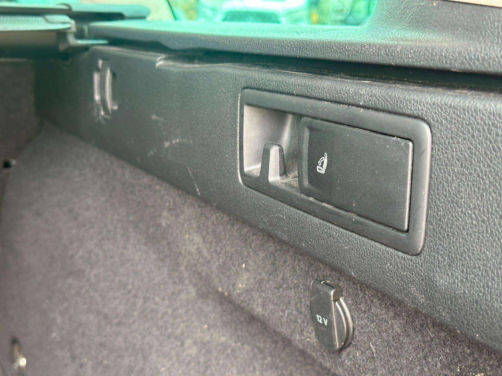 Volkswagen Passat view 32