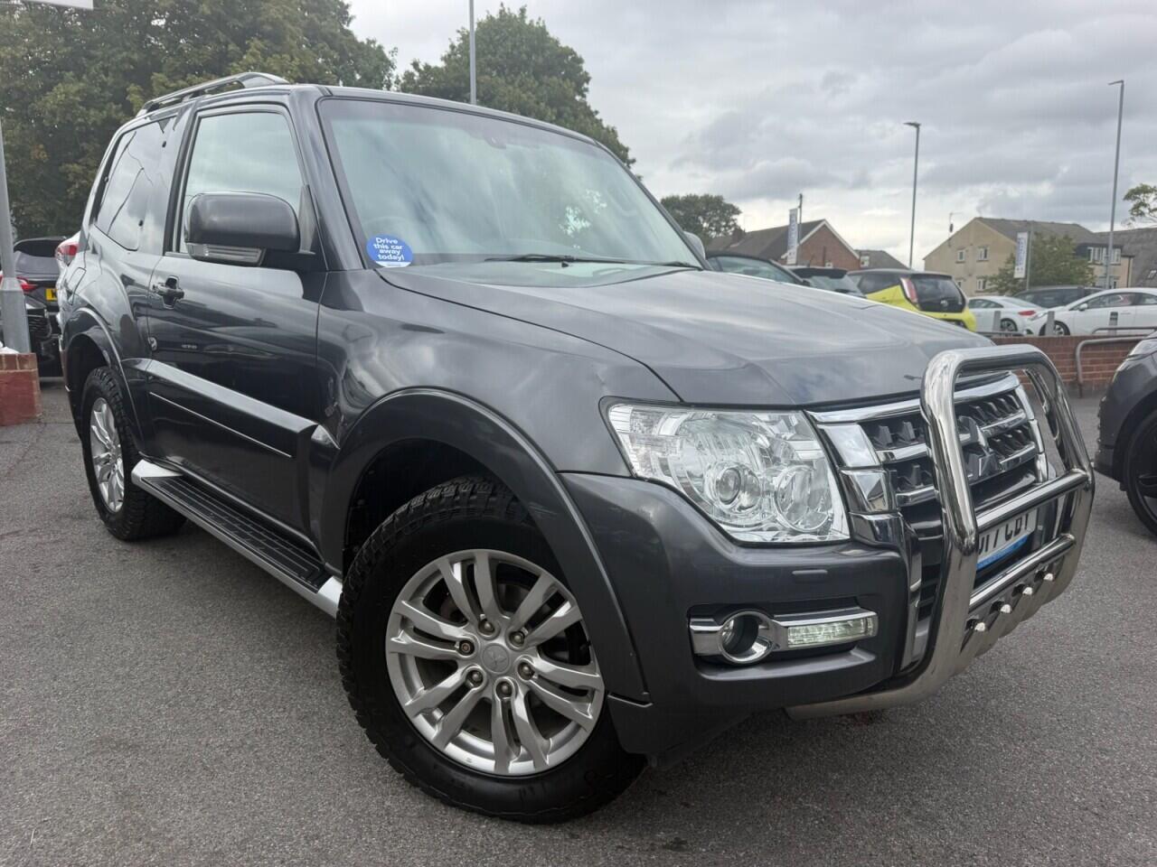 Mitsubishi Shogun view 13