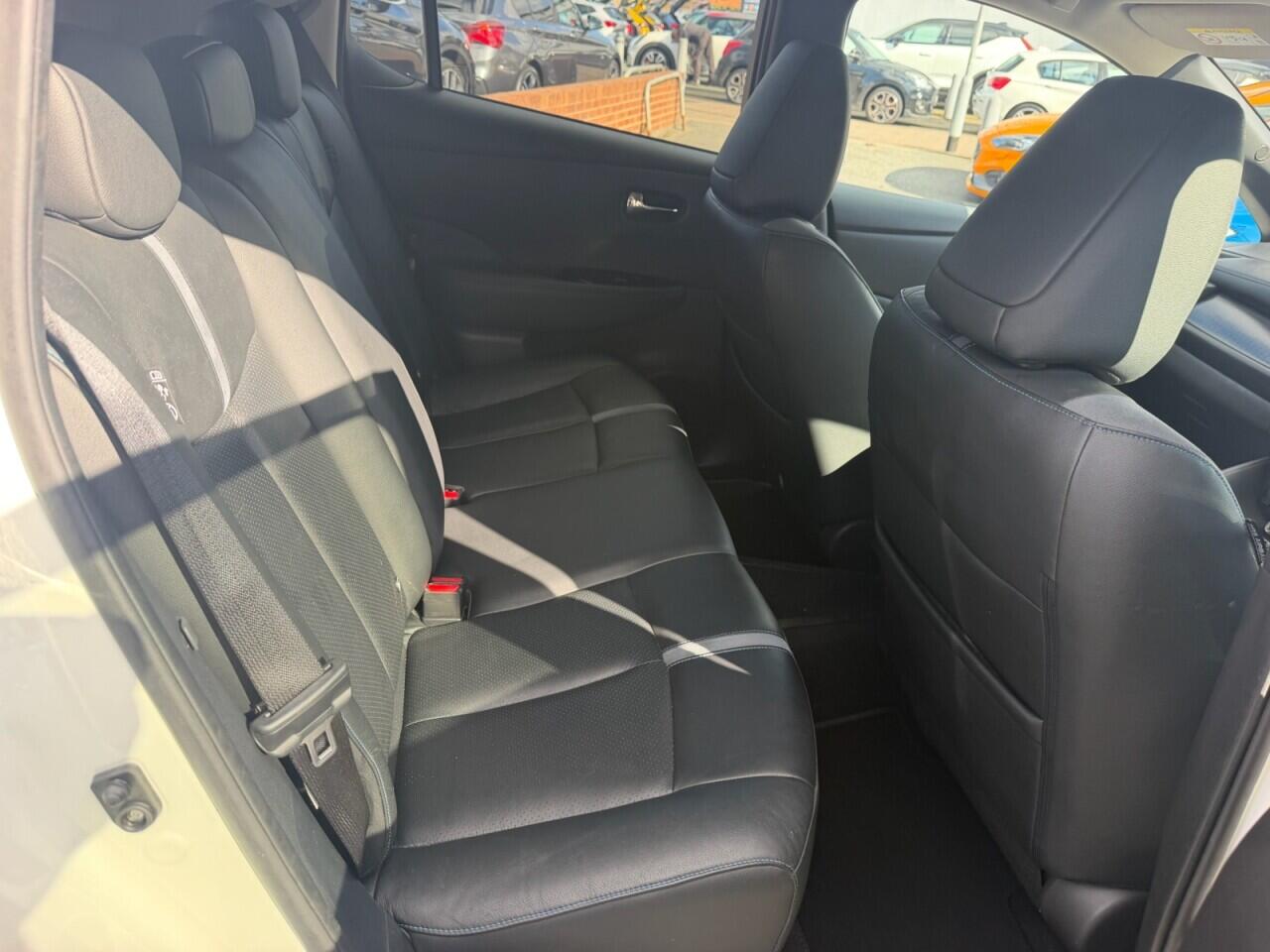 Nissan Leaf view 26