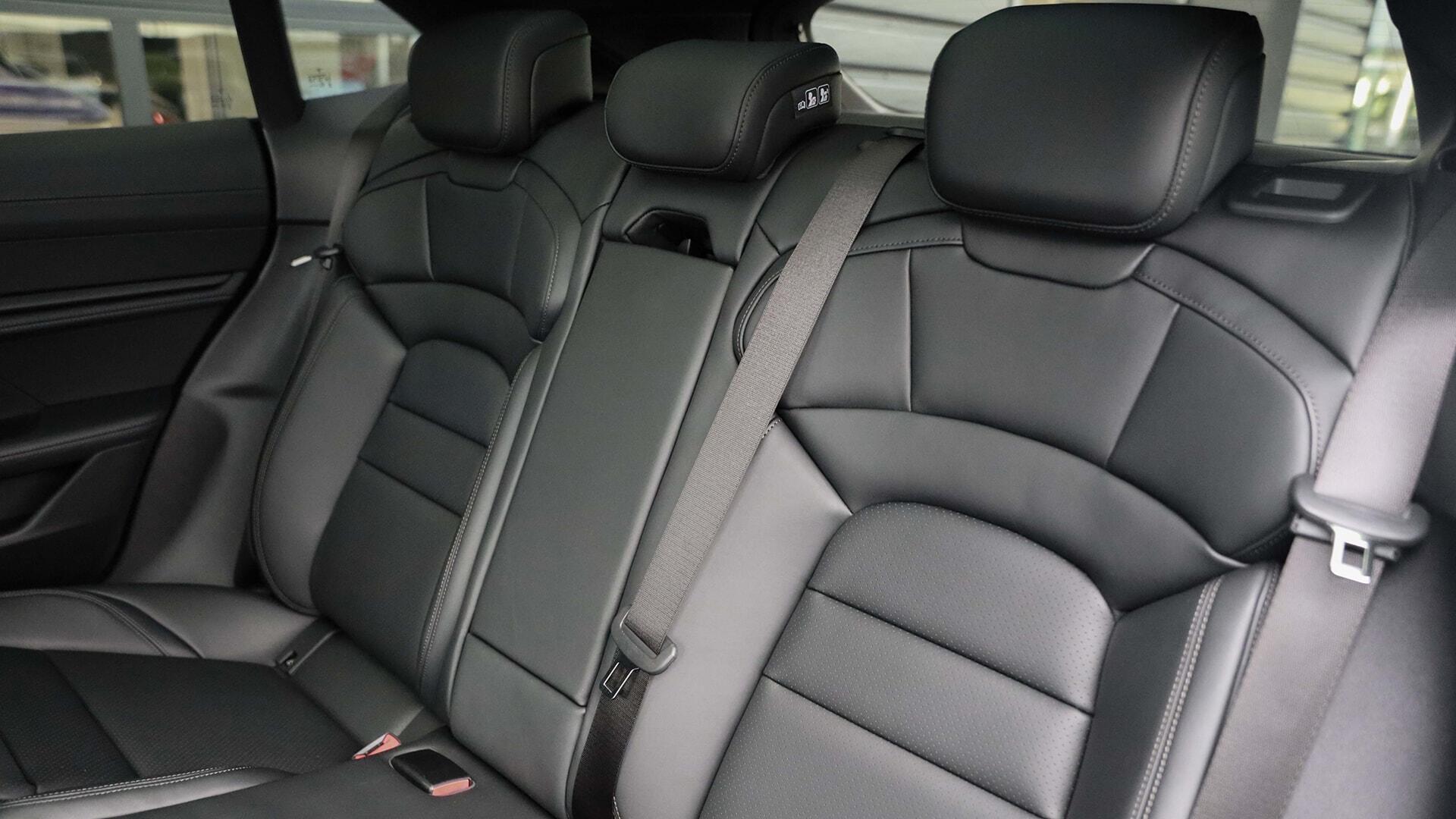 Porsche Taycan view 11