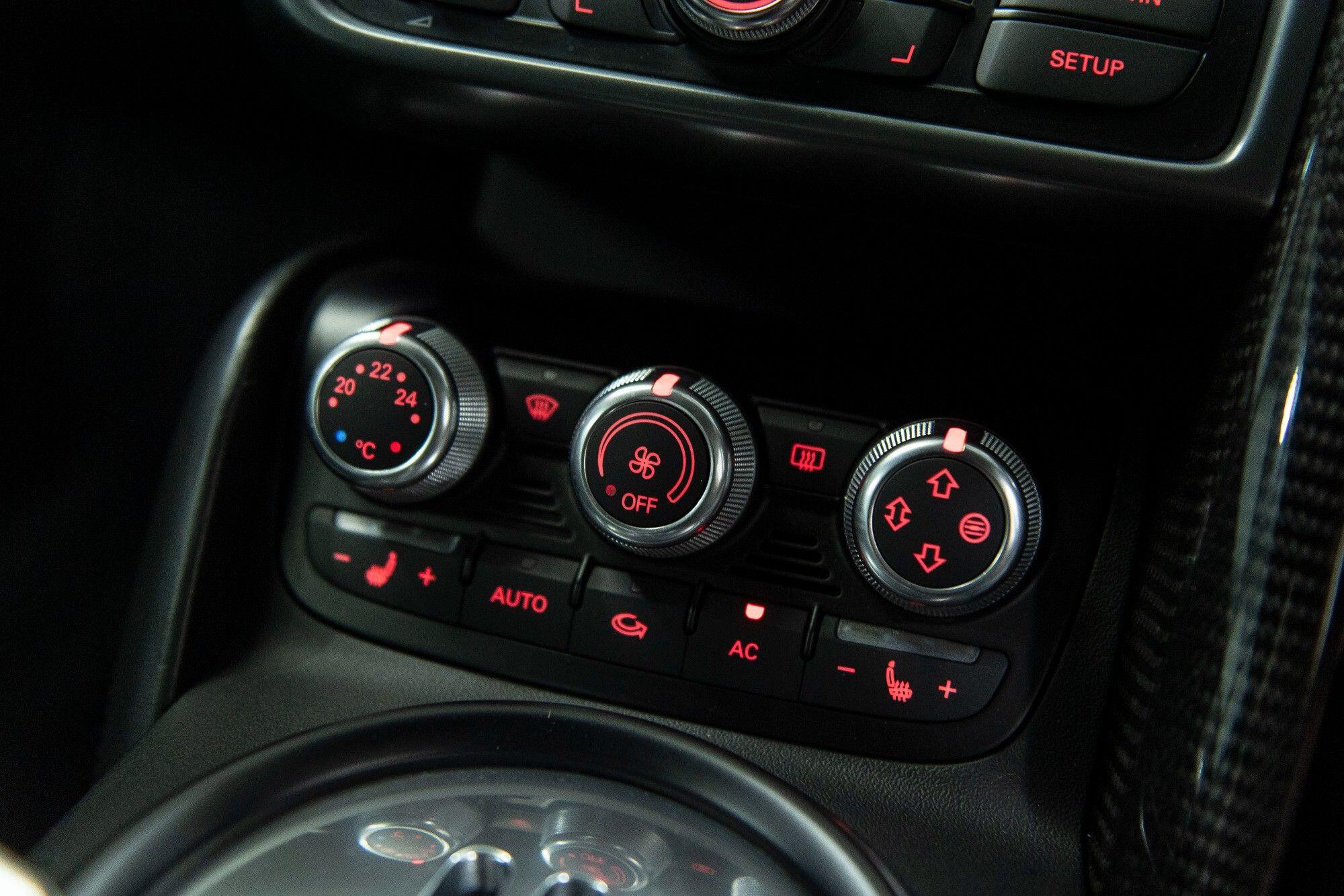 Audi R8 view 21