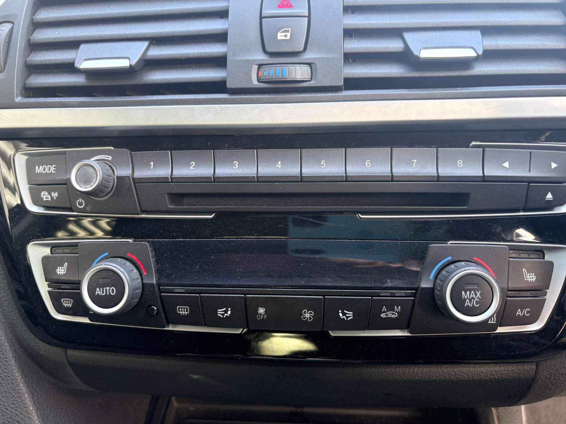 BMW 3 Series view 18