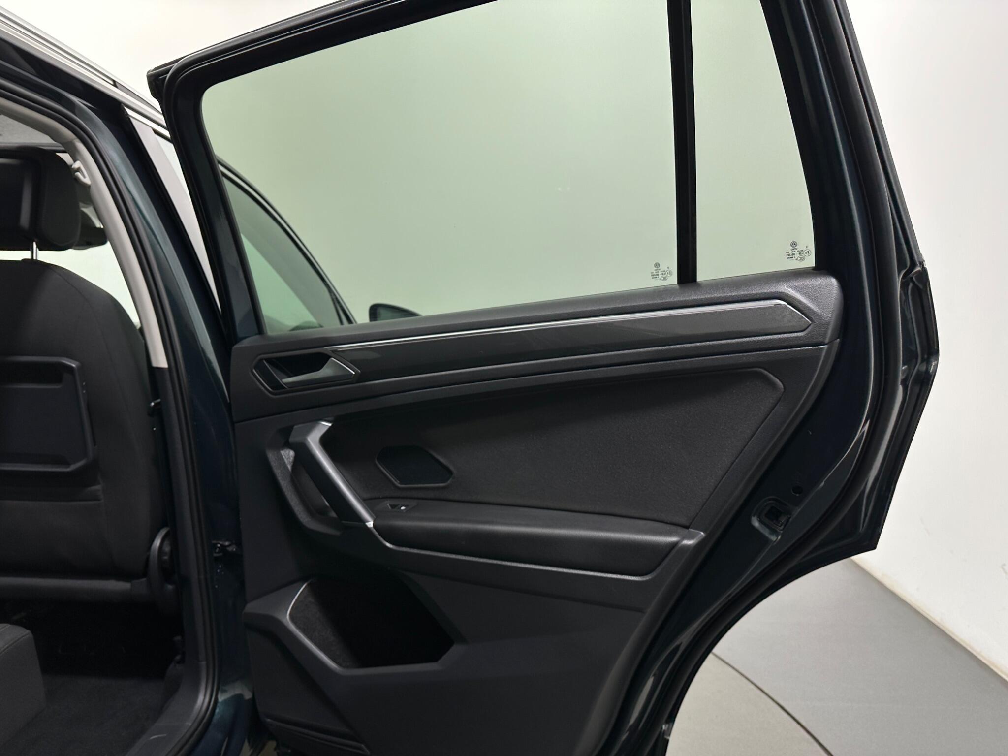 Volkswagen Tiguan Allspace view 43