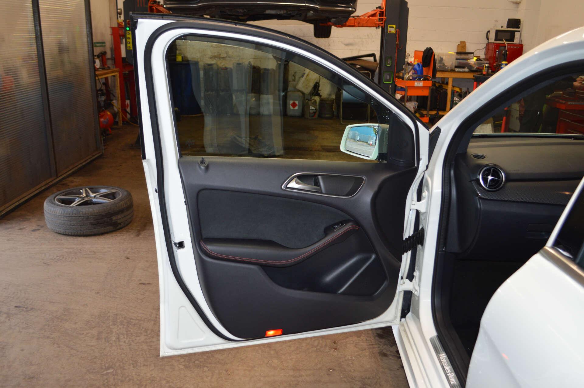 Mercedes-Benz B-Class view 28