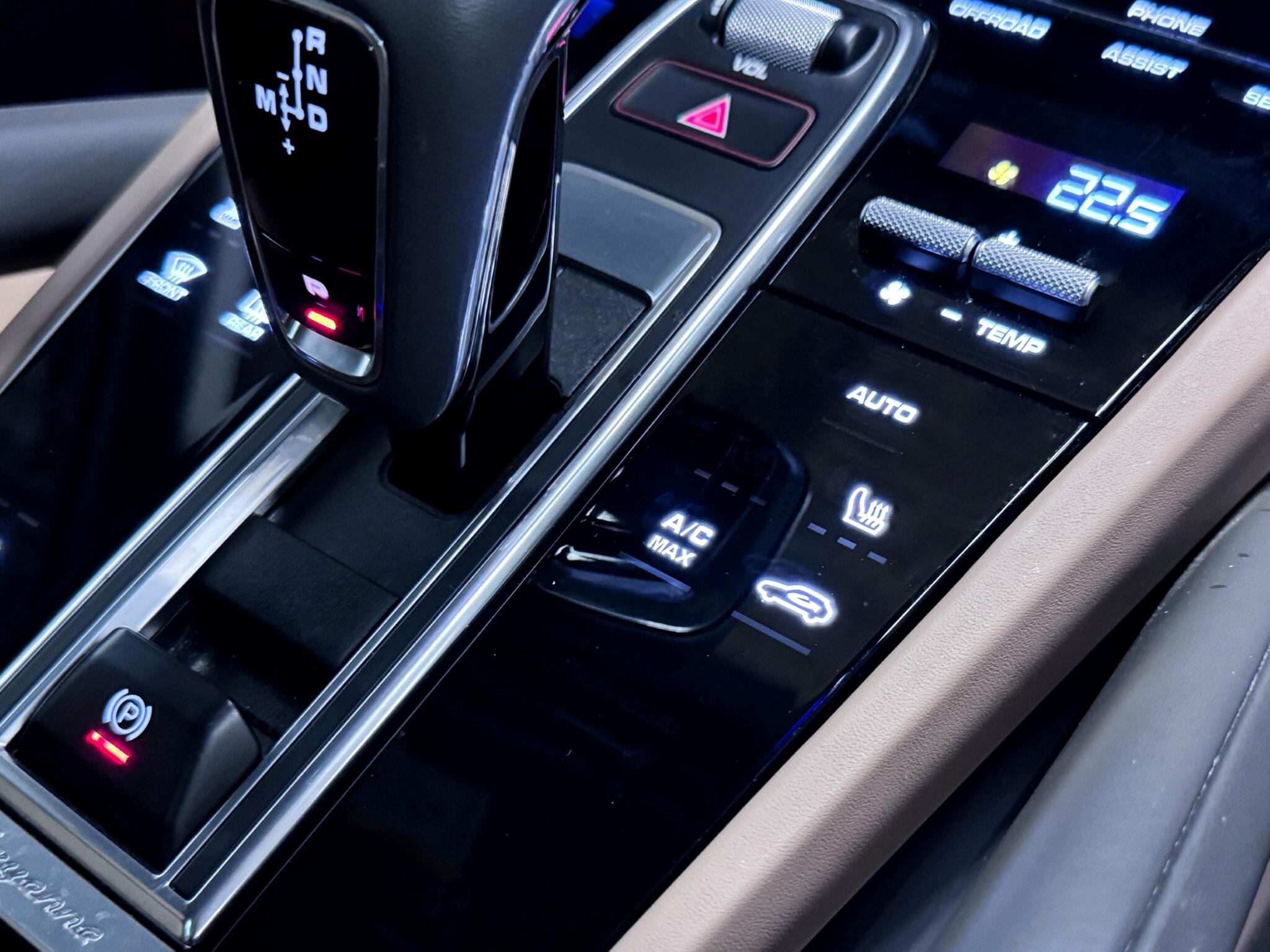 Porsche Cayenne view 48