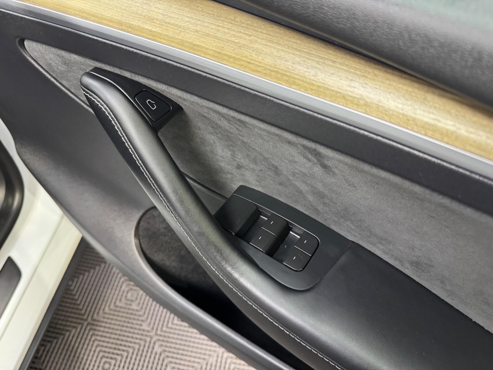 Tesla Model Y view 34