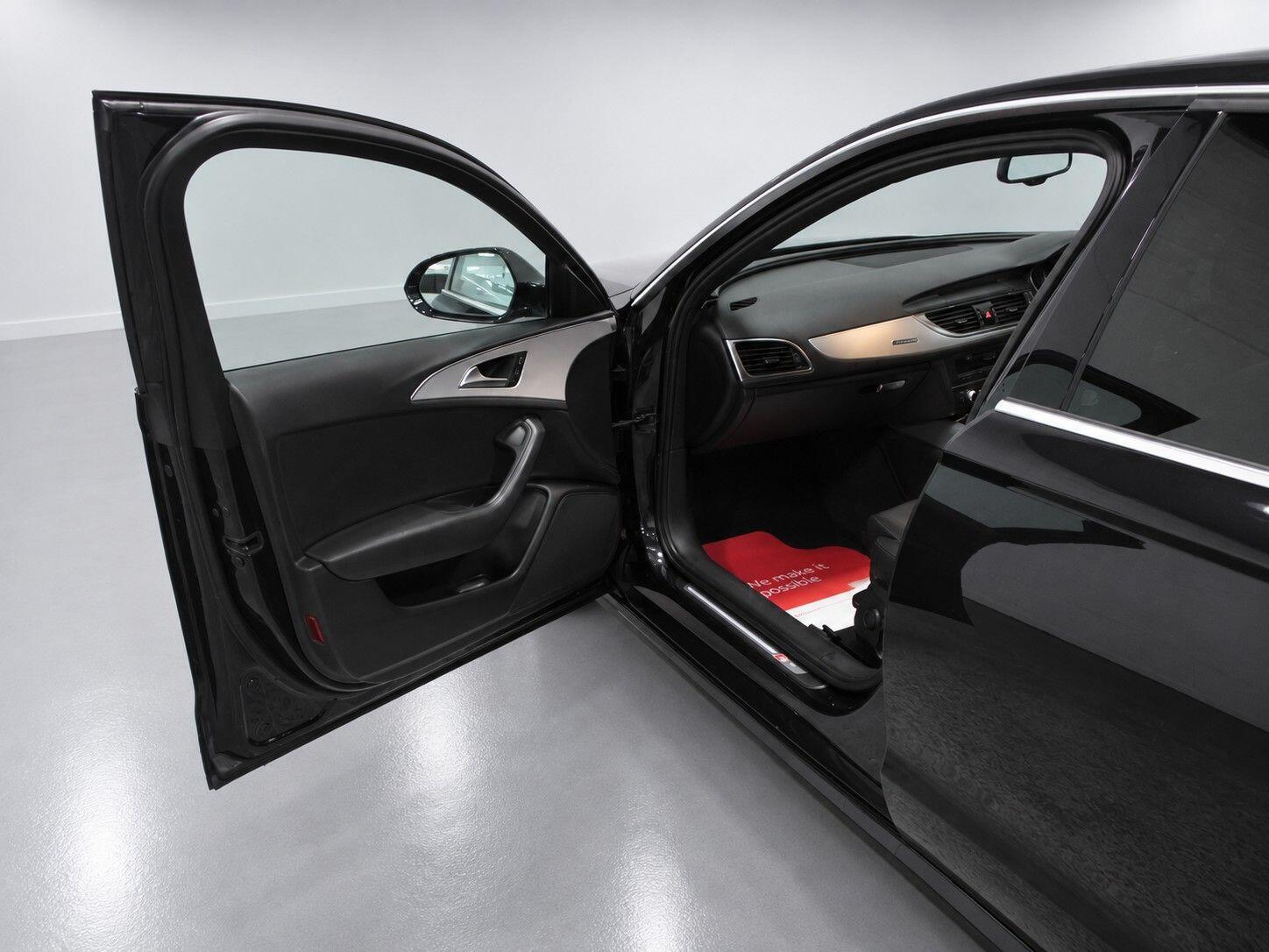 Audi A6 view 27
