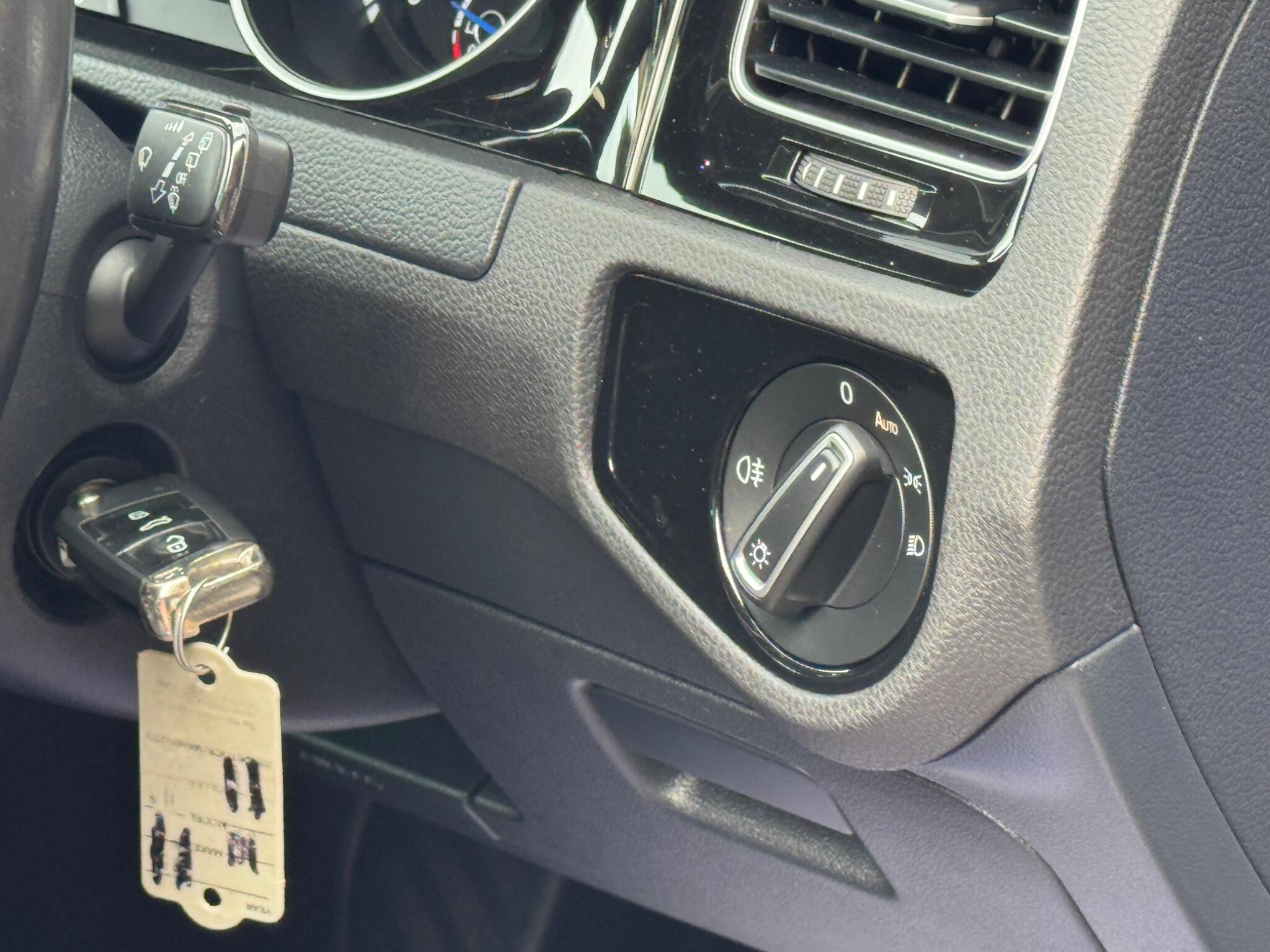 Volkswagen Golf view 15