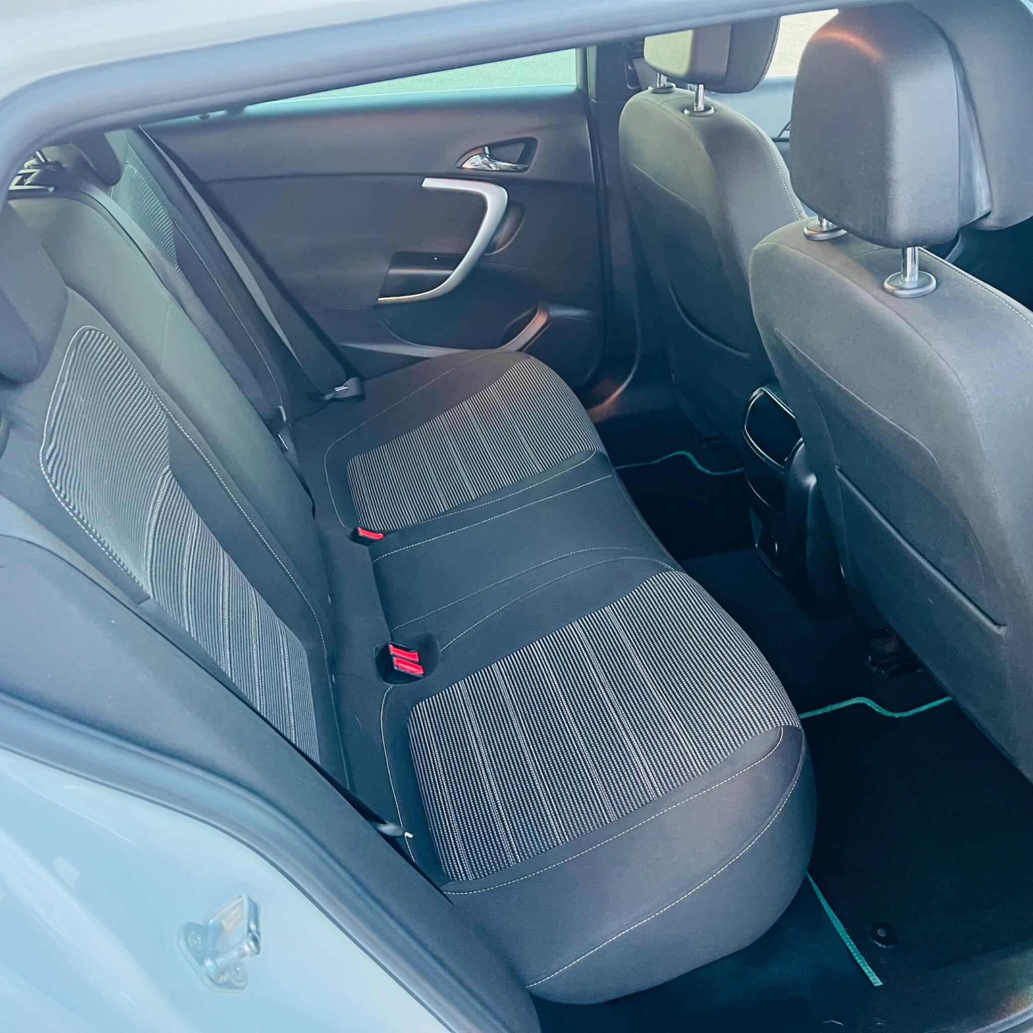 Vauxhall Insignia view 15
