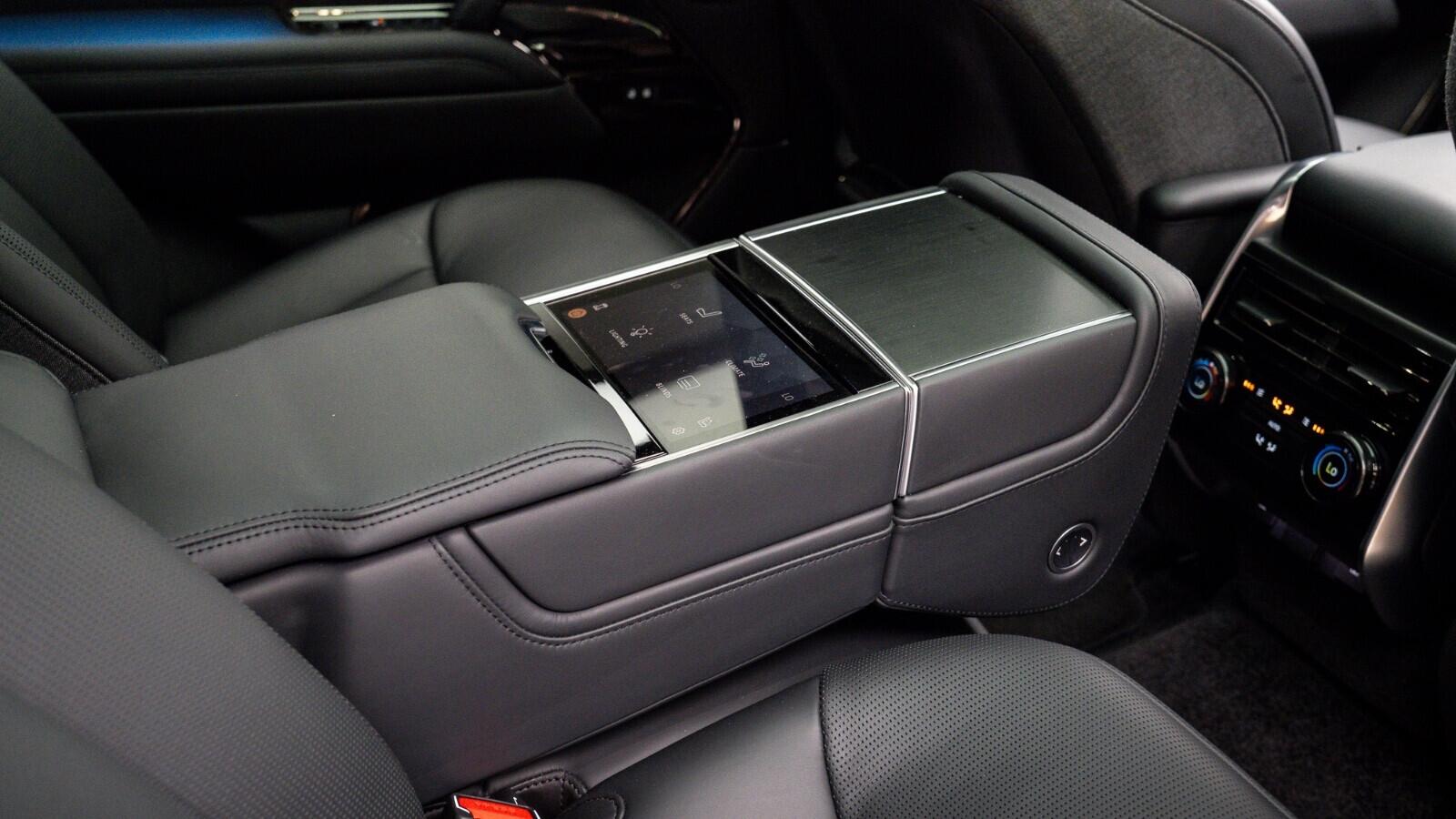 Land Rover Range Rover view 14