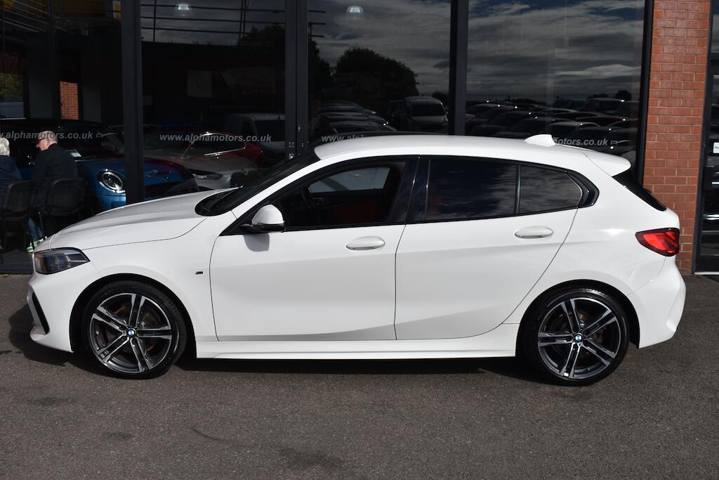 BMW 1 Series view 6