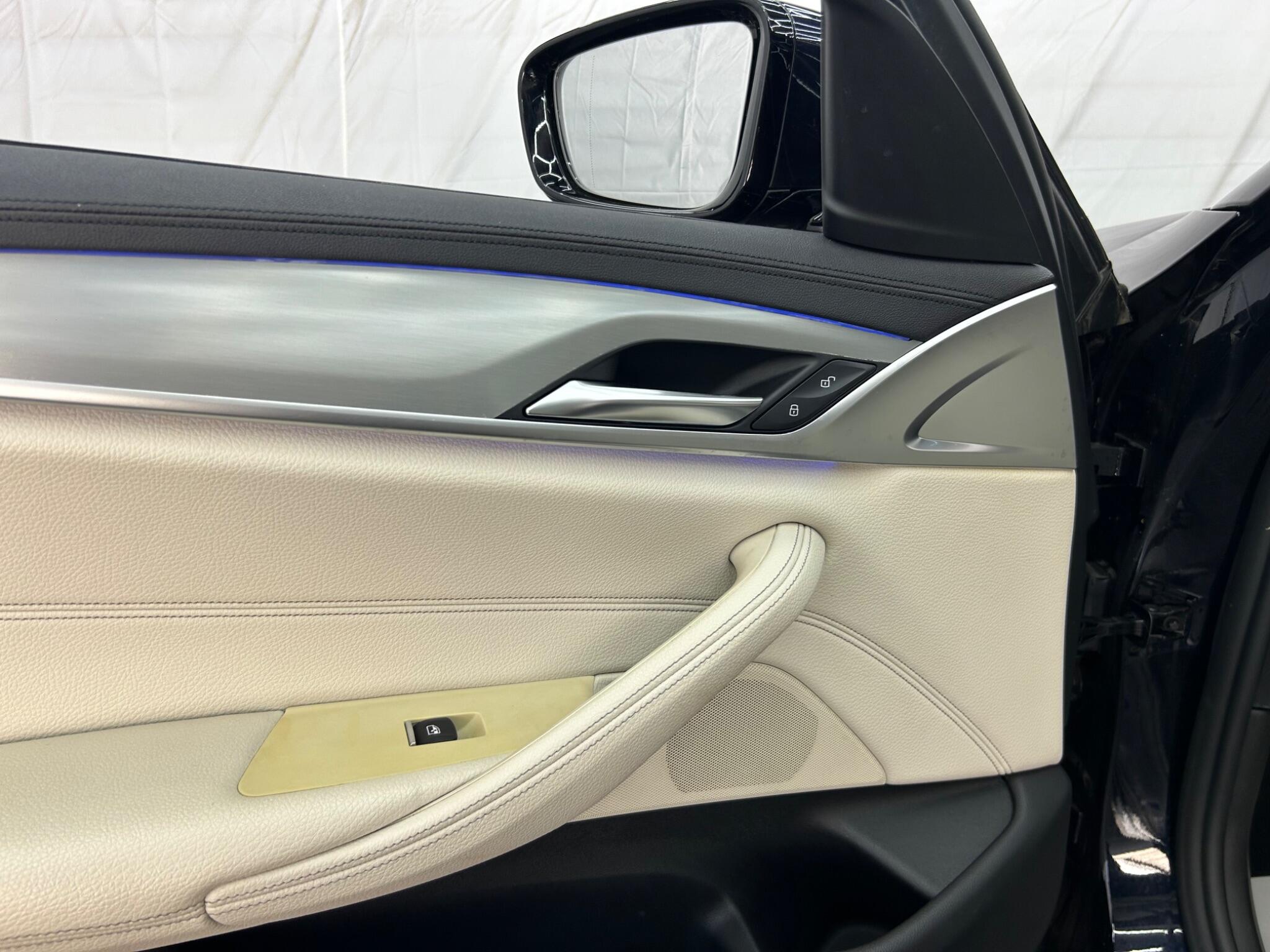 BMW 5 Series view 31