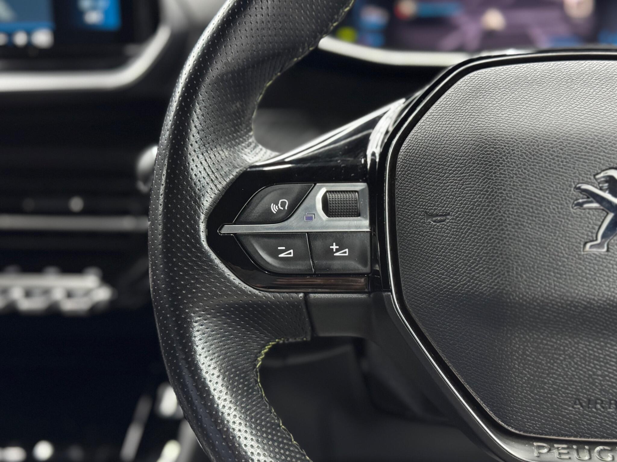 Peugeot 208 view 20