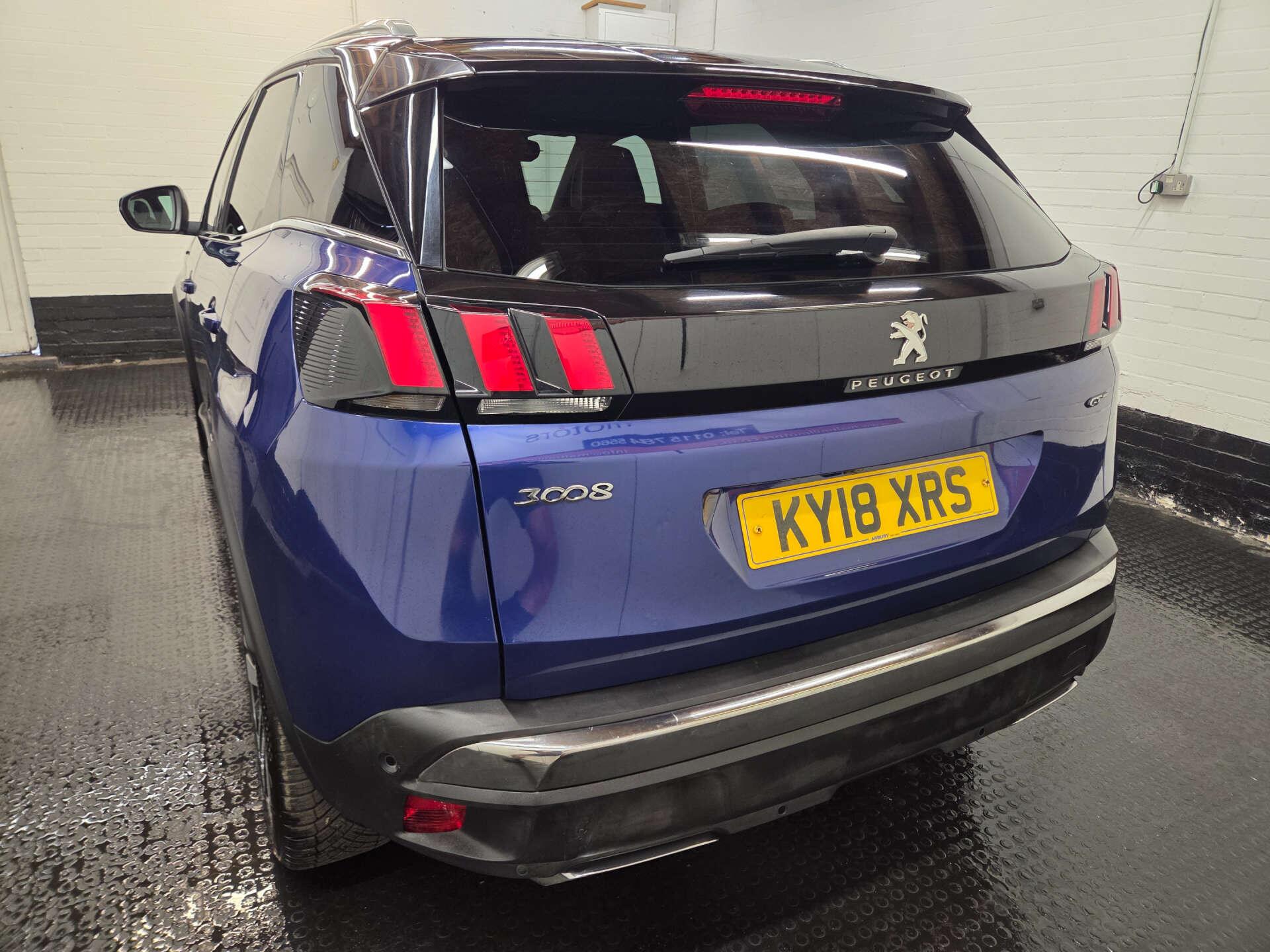 Peugeot 3008 view 5