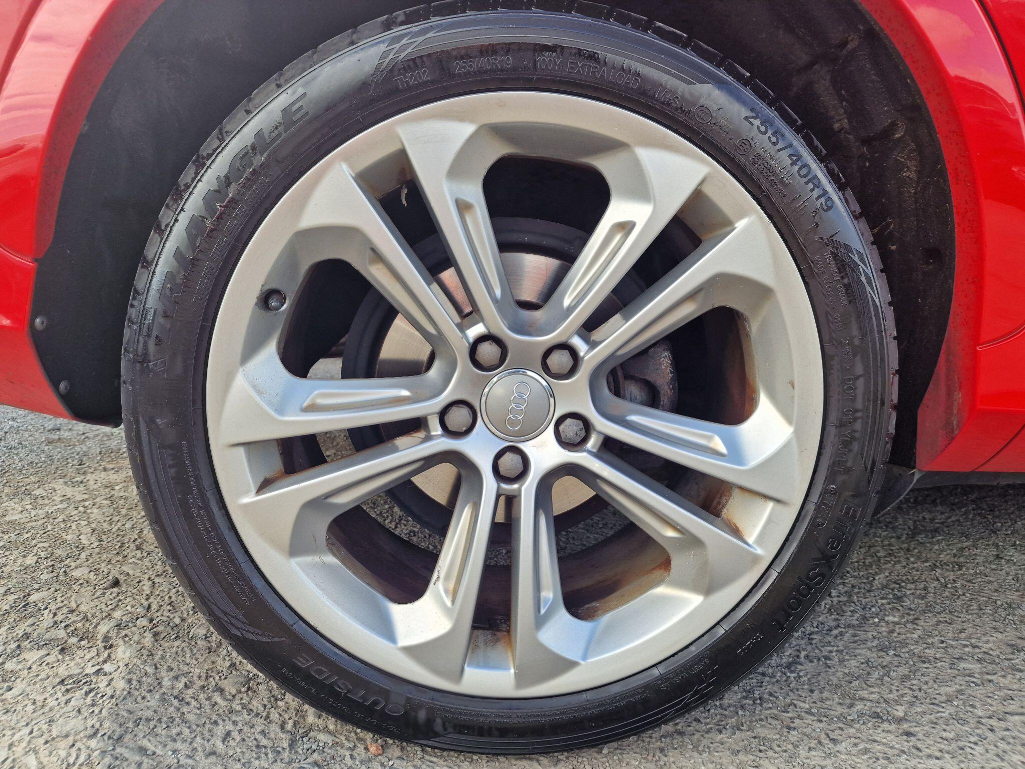 Audi Q3 view 45