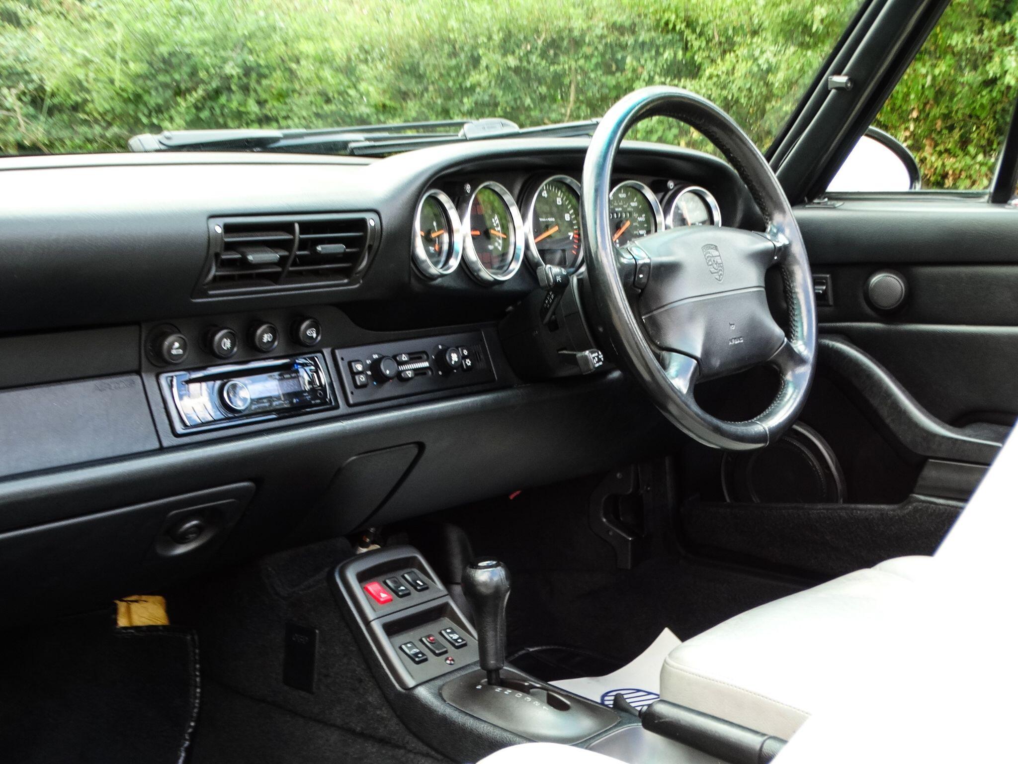 Porsche 911 view 15