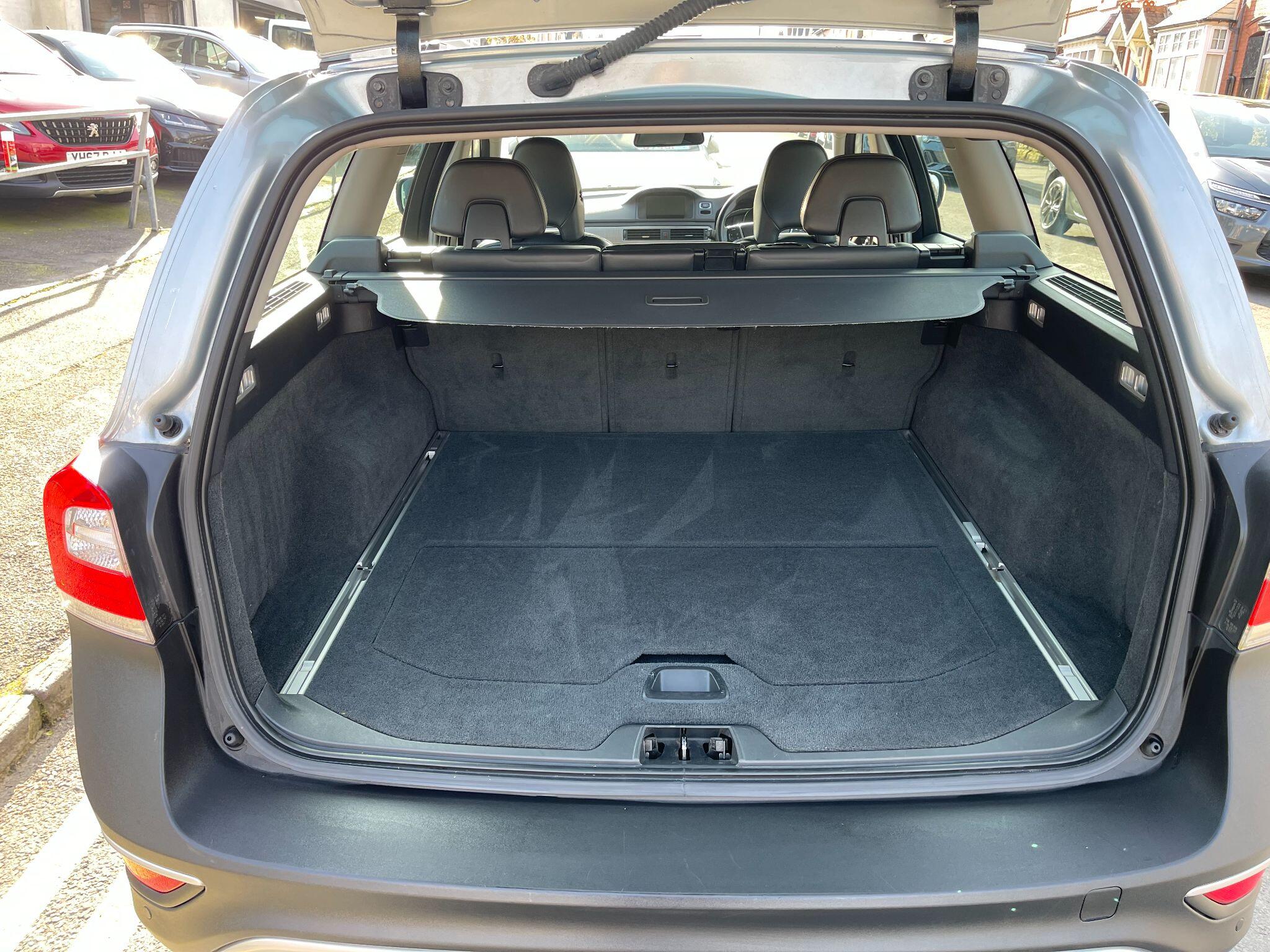 Volvo XC70 view 33