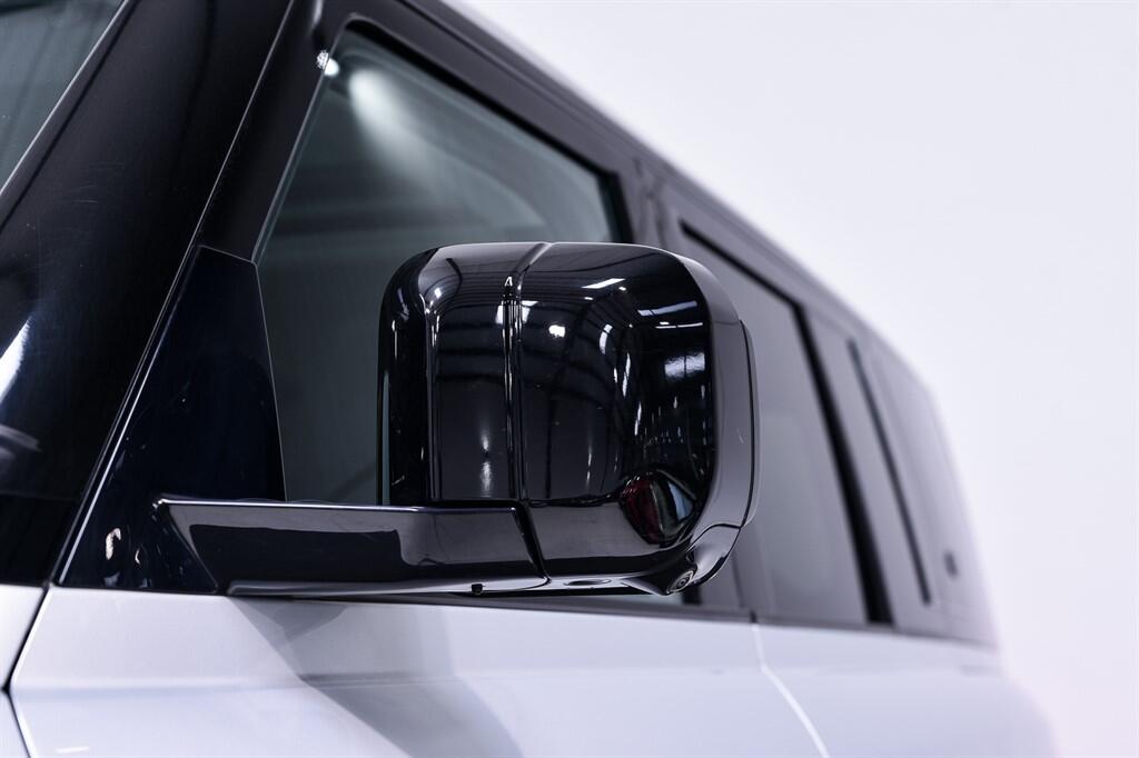 Land Rover Defender view 10