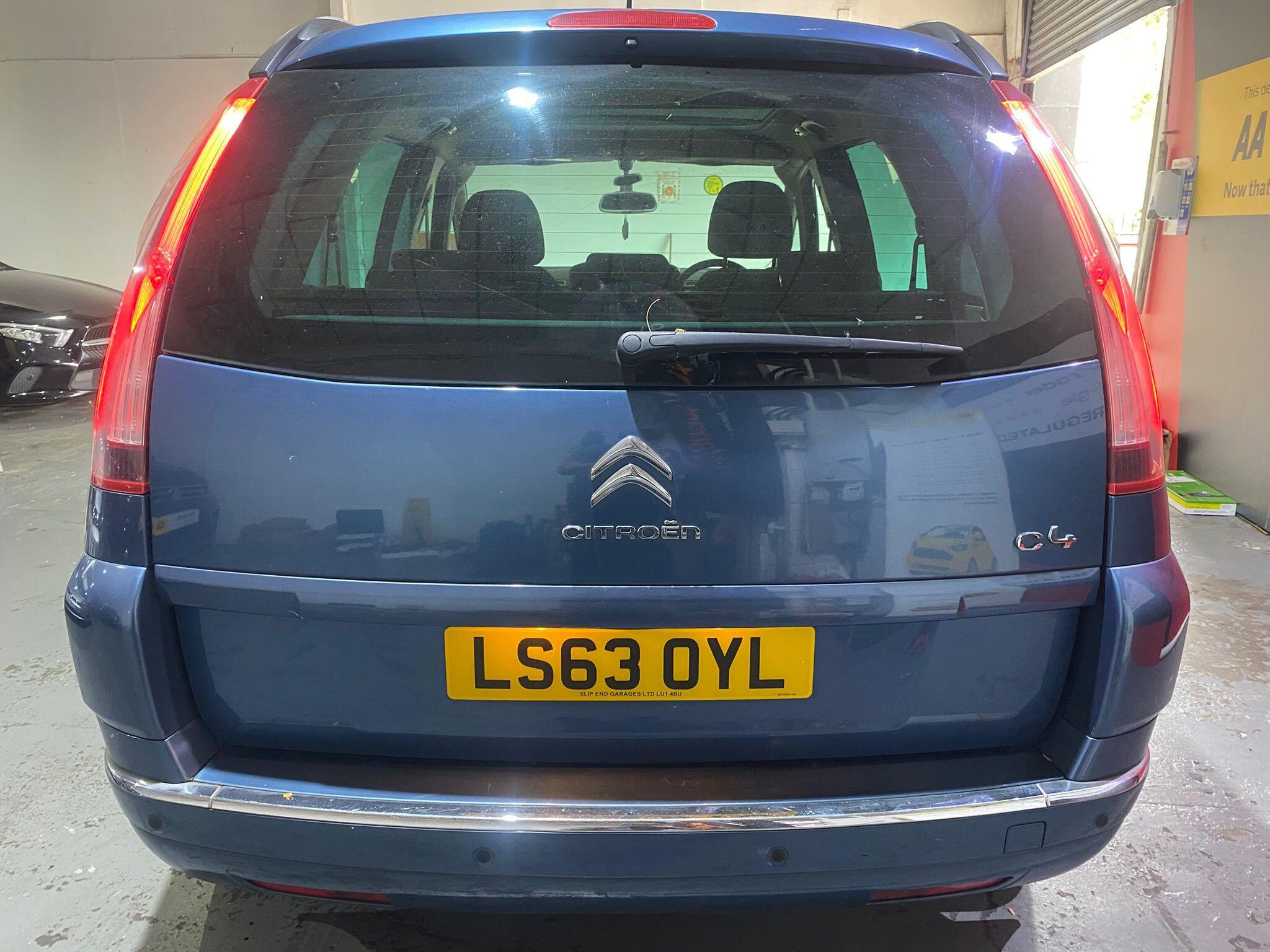 Citroen Grand C4 Picasso view 4
