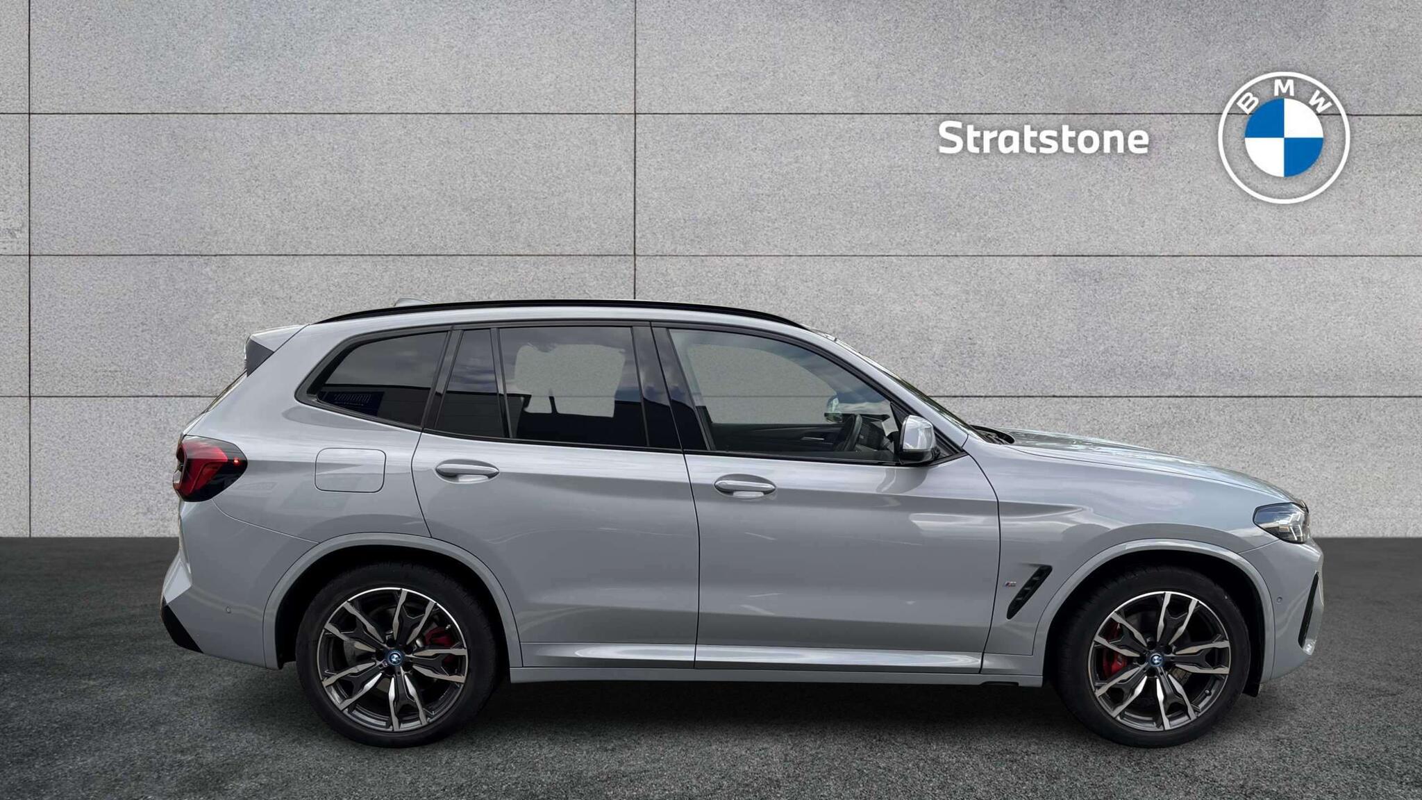BMW X3 view 3