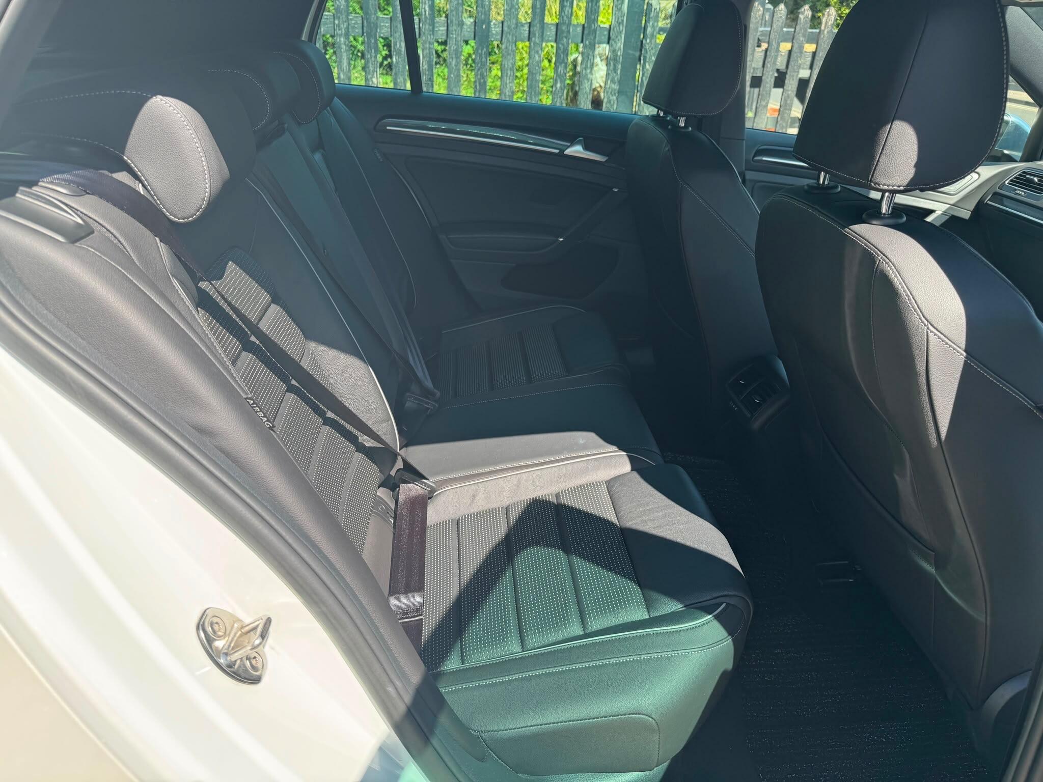 Volkswagen Golf view 19