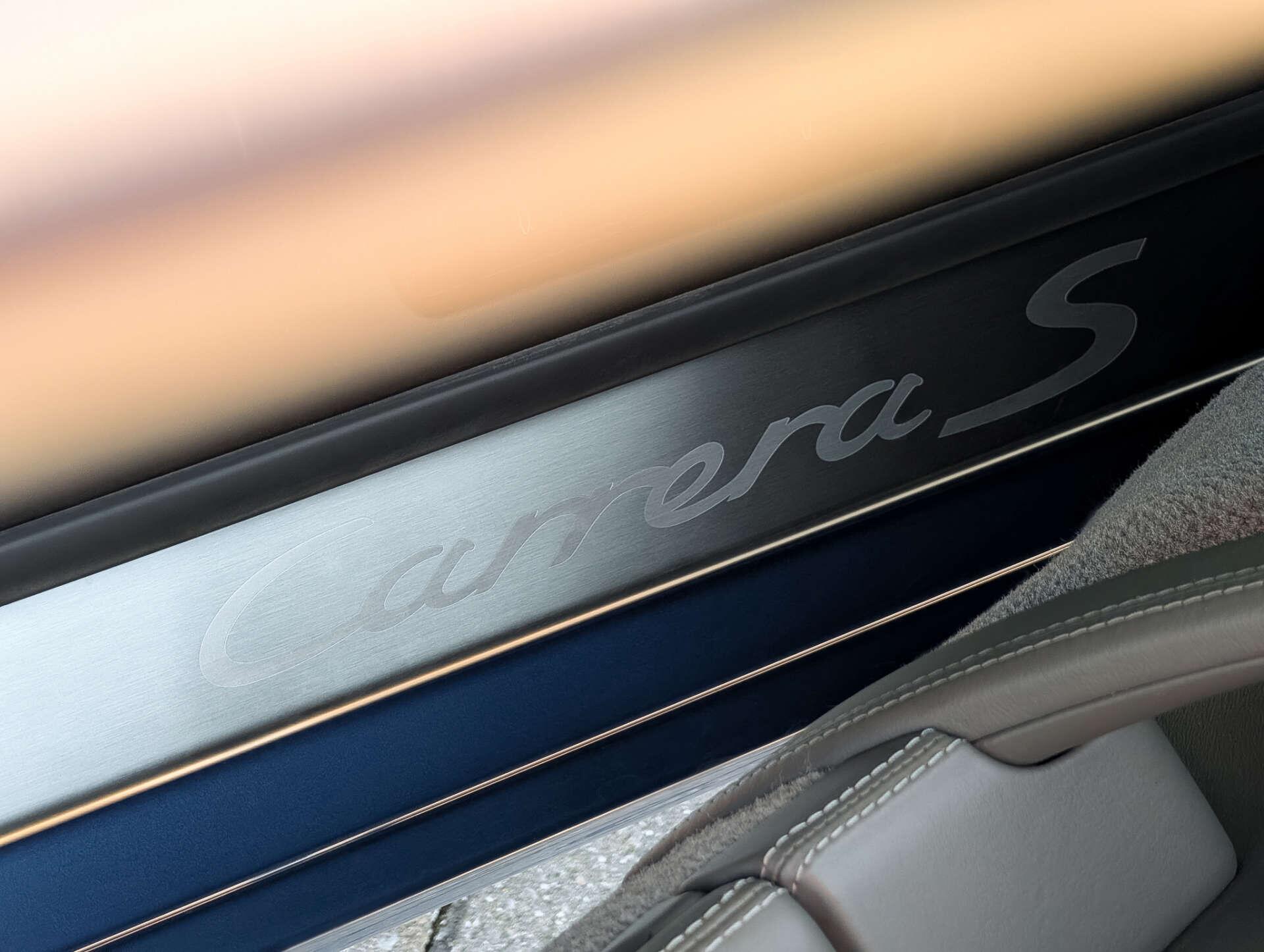 Porsche 911 view 24