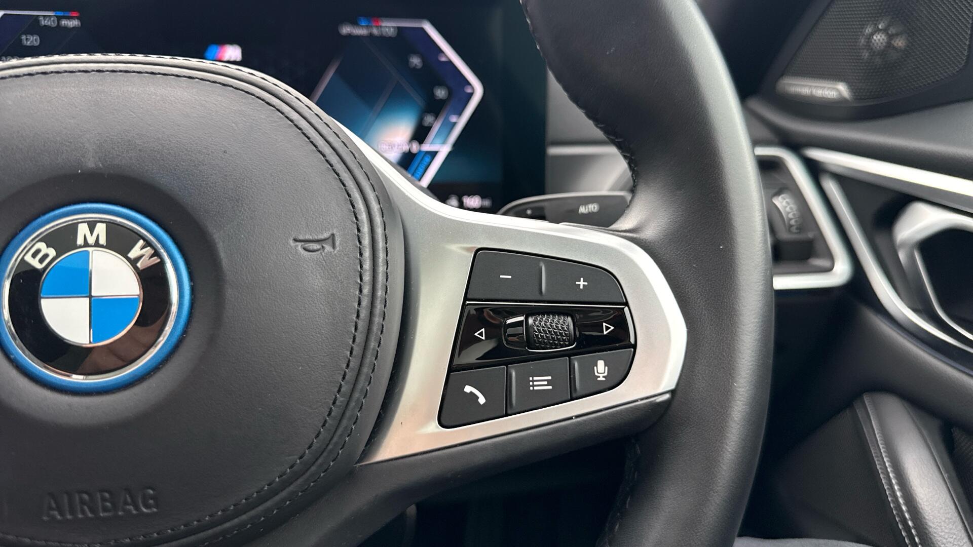 BMW i4 view 18