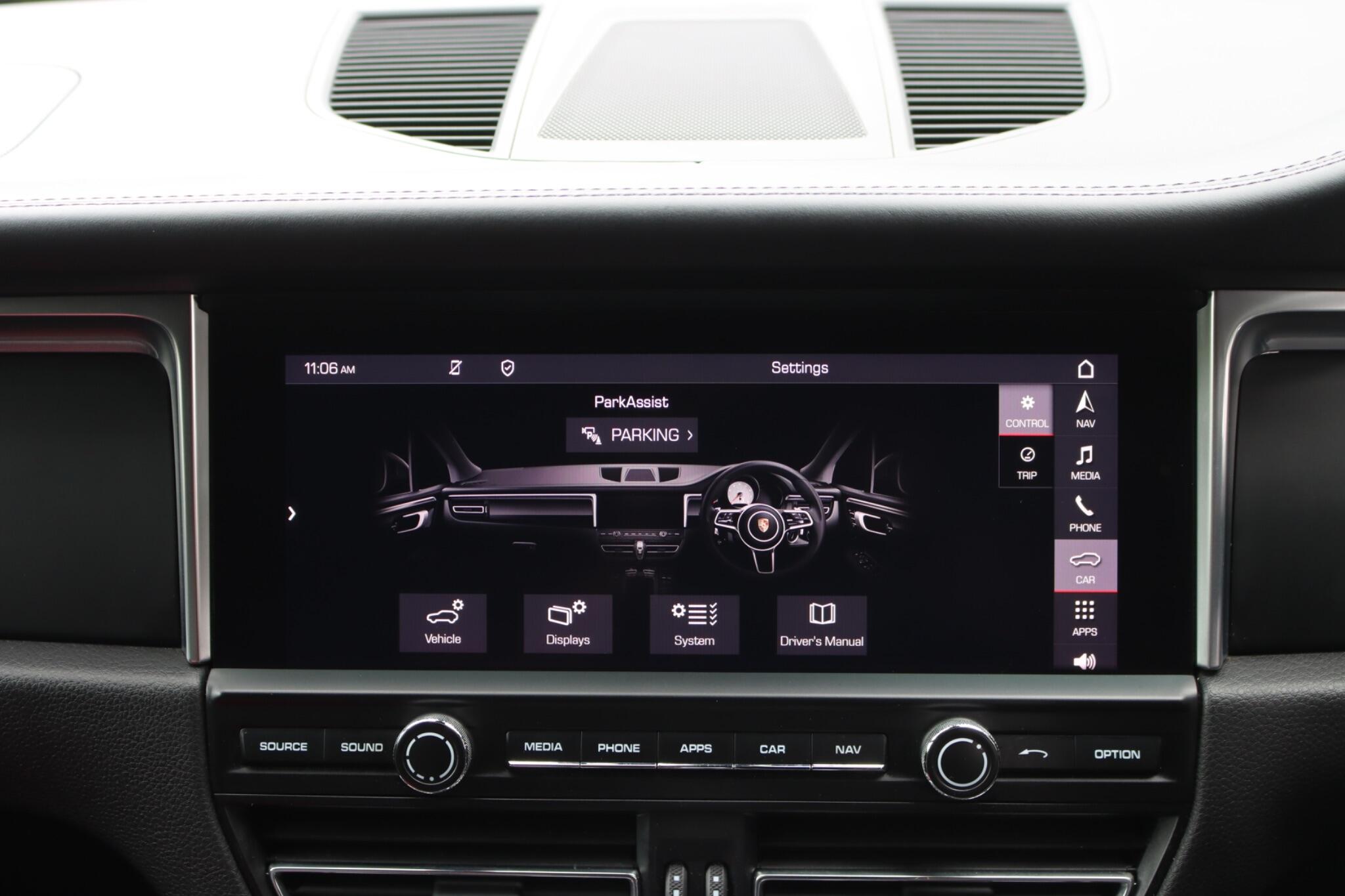 Porsche Macan view 63