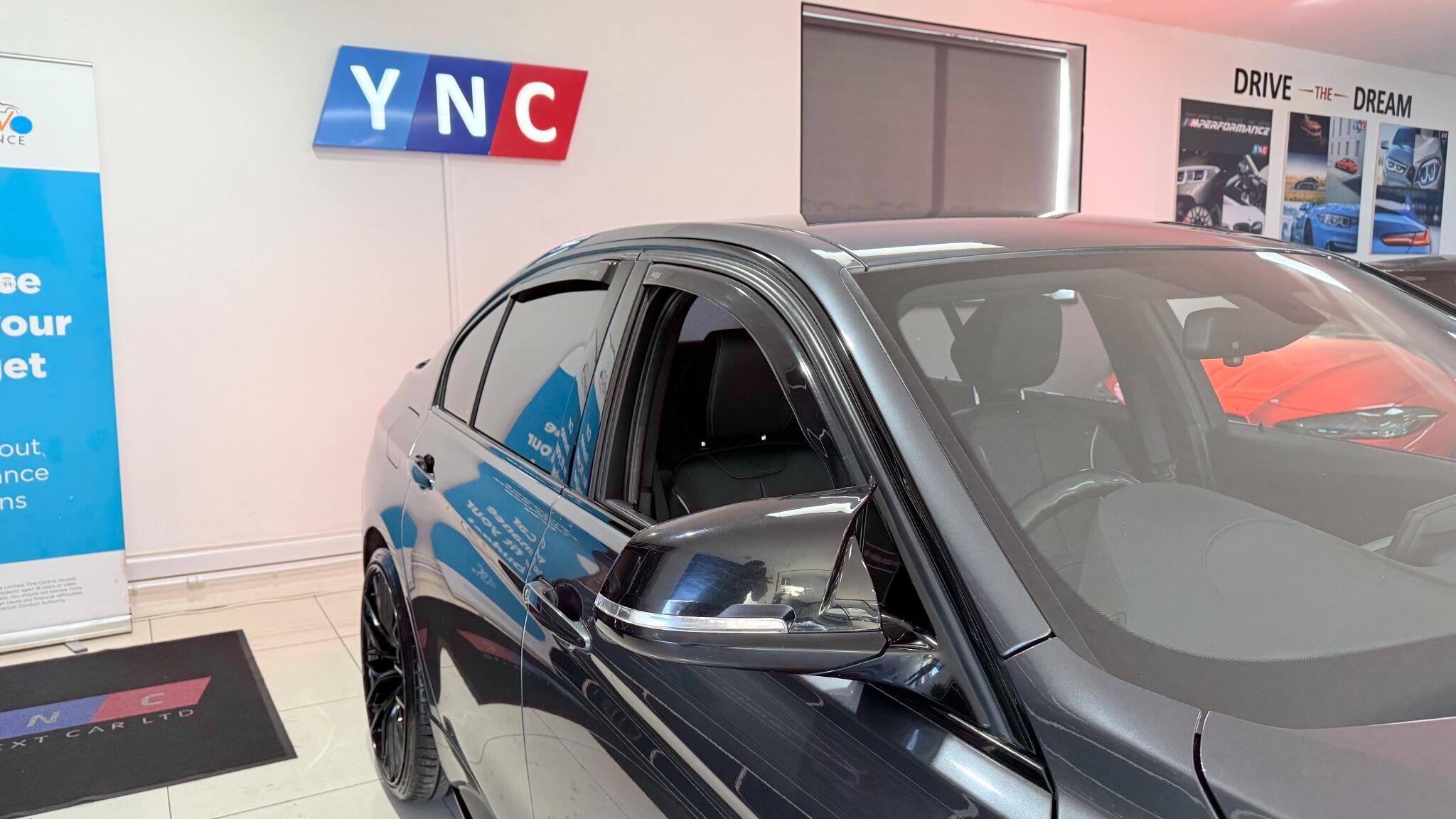 BMW 3 Series view 35