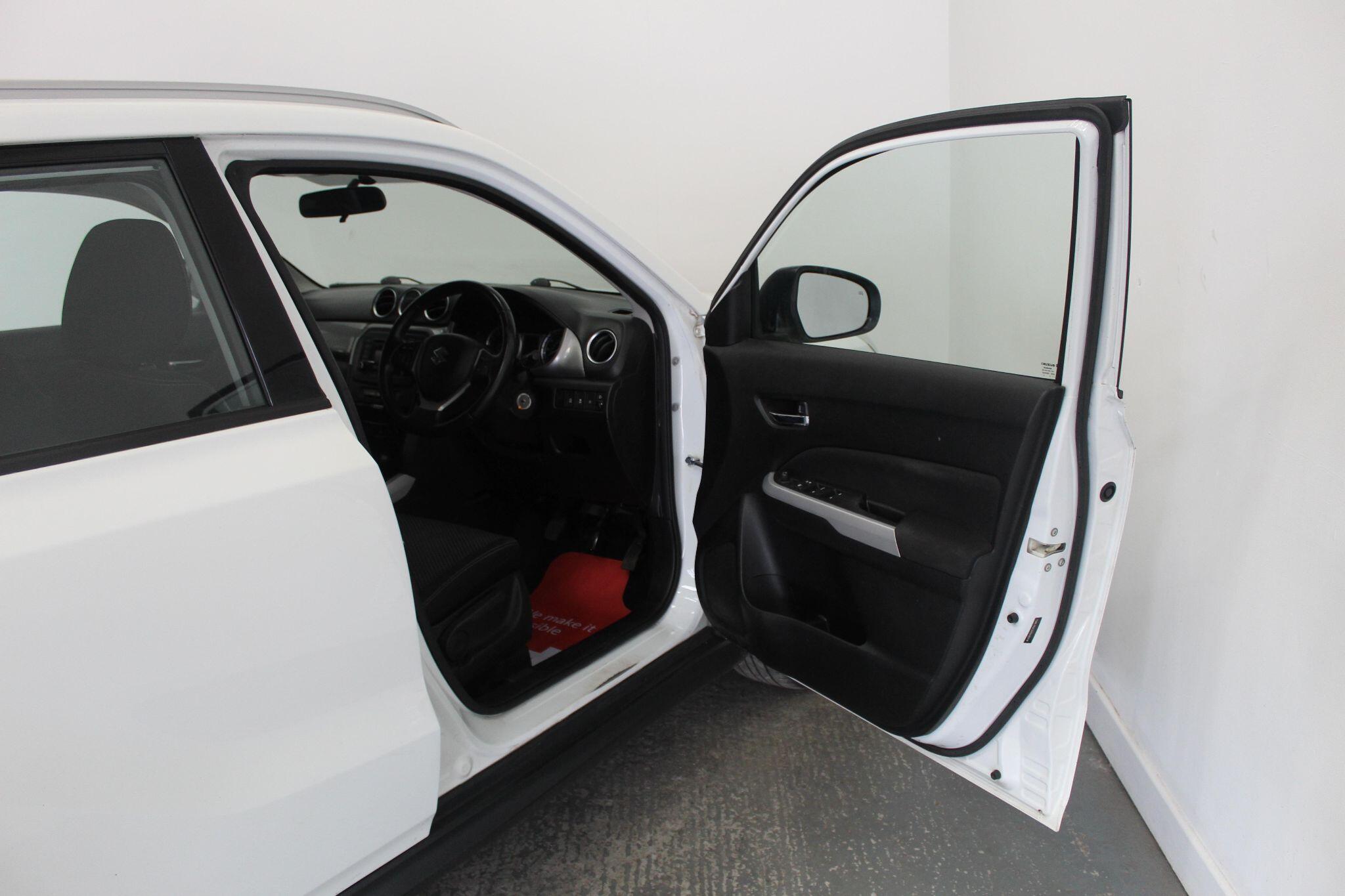 Suzuki Vitara view 23