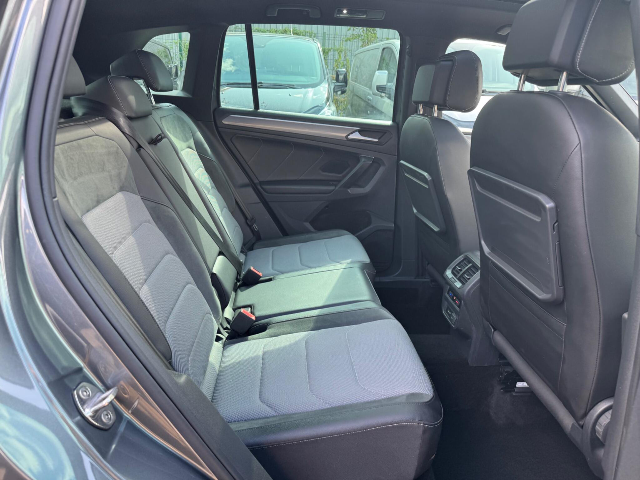 Volkswagen Tiguan view 17