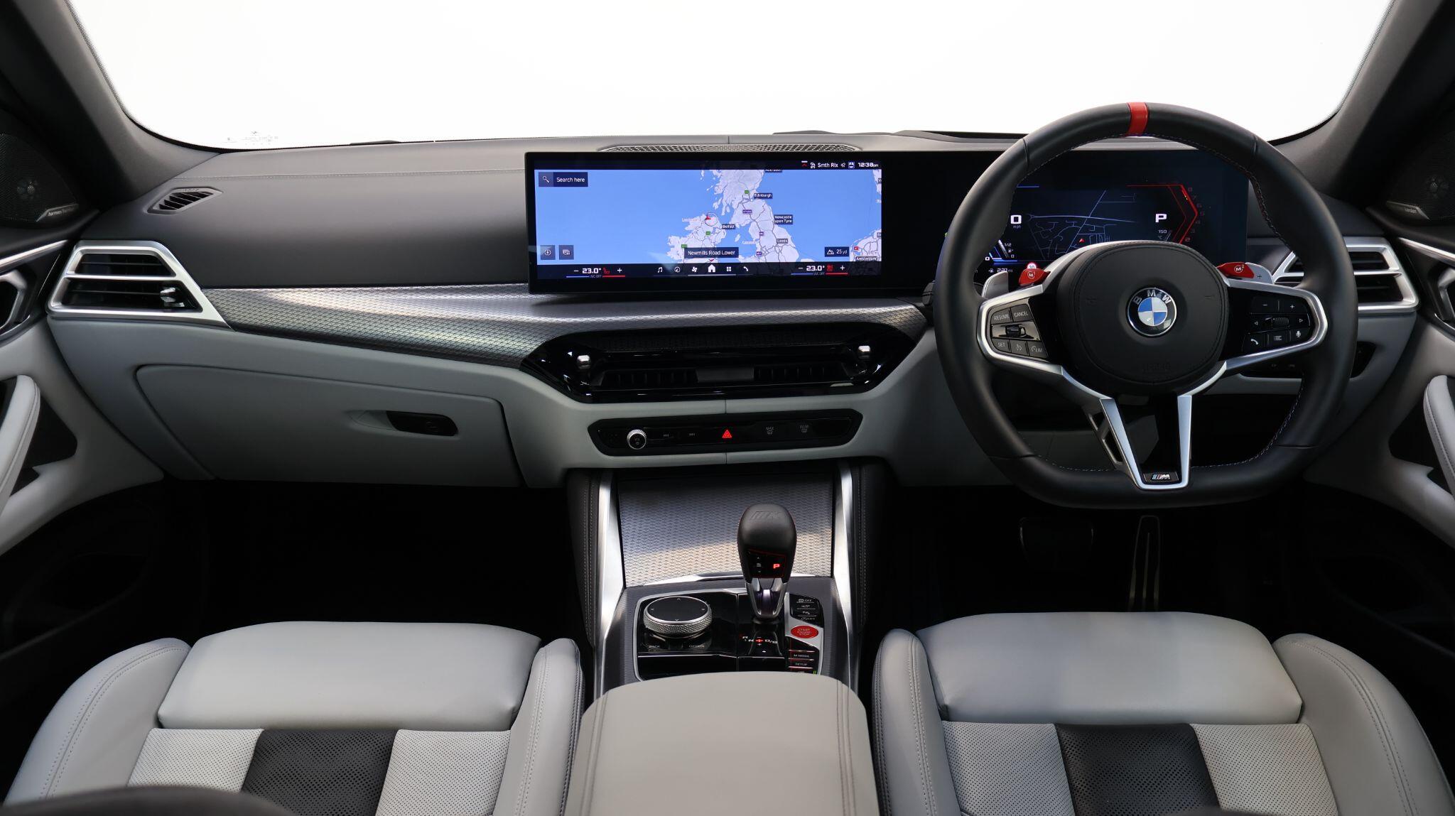 BMW M4 view 4