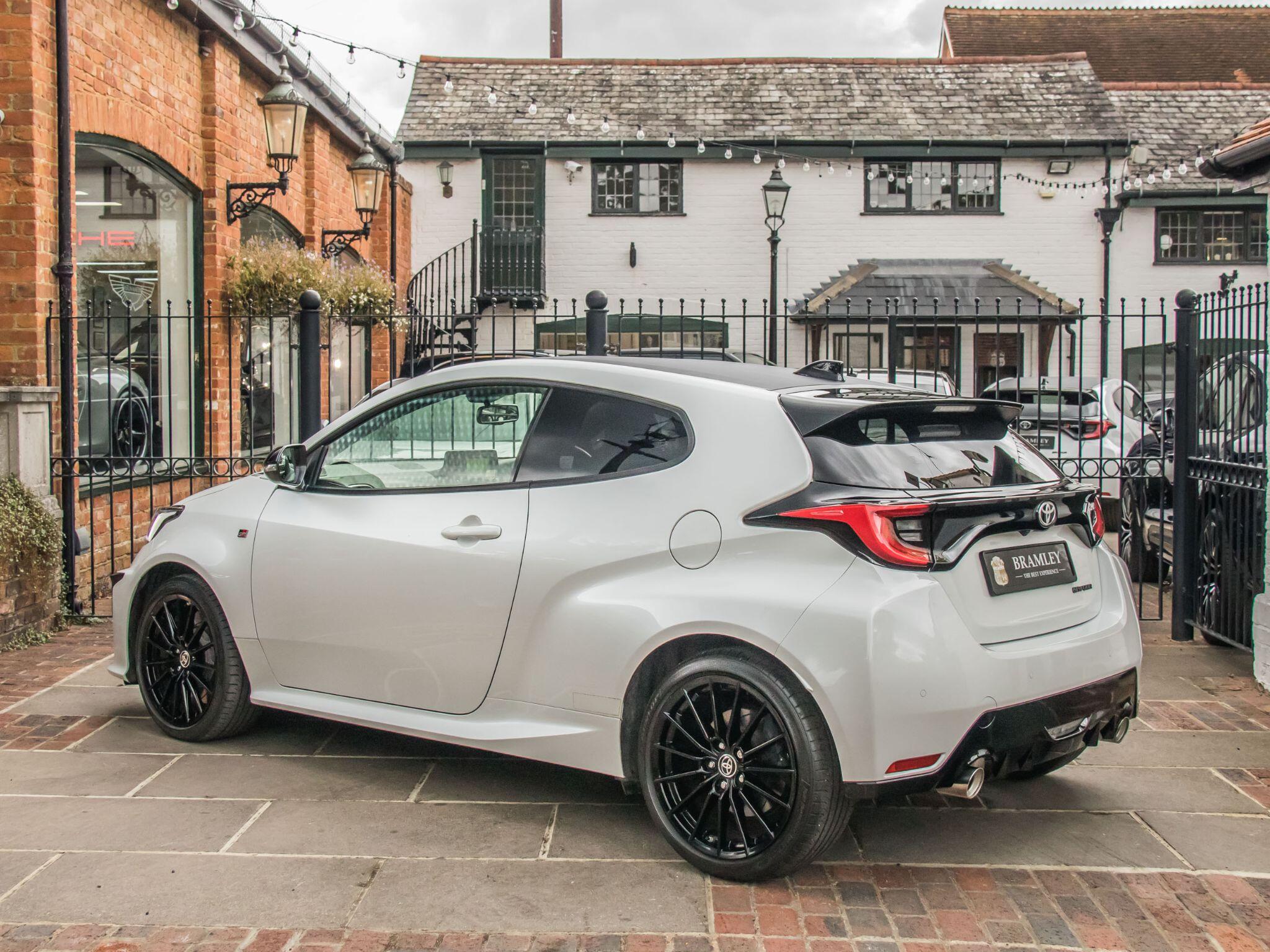 Toyota Yaris view 7