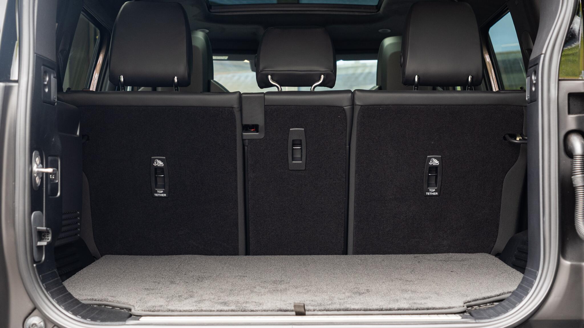 Land Rover Defender view 10