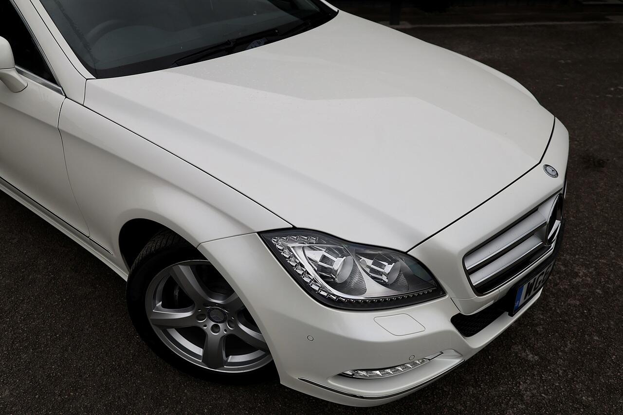Mercedes-Benz CLS view 9