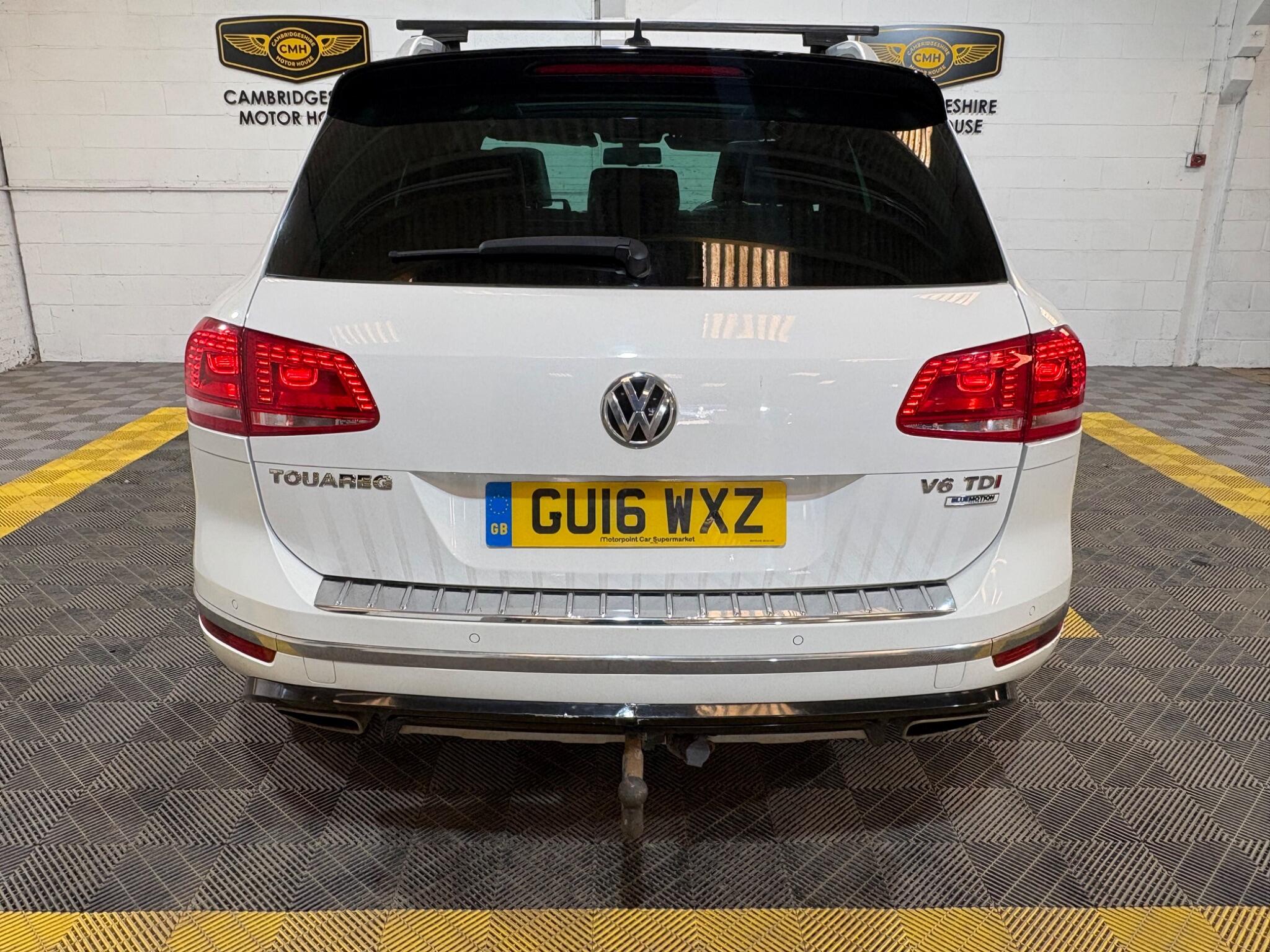Volkswagen Touareg view 86
