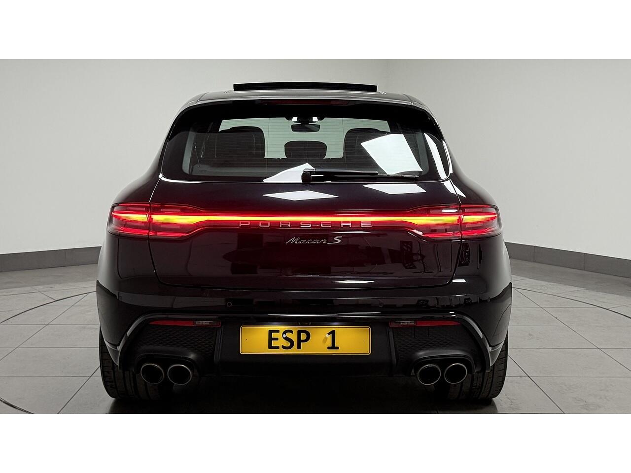 Porsche Macan view 8
