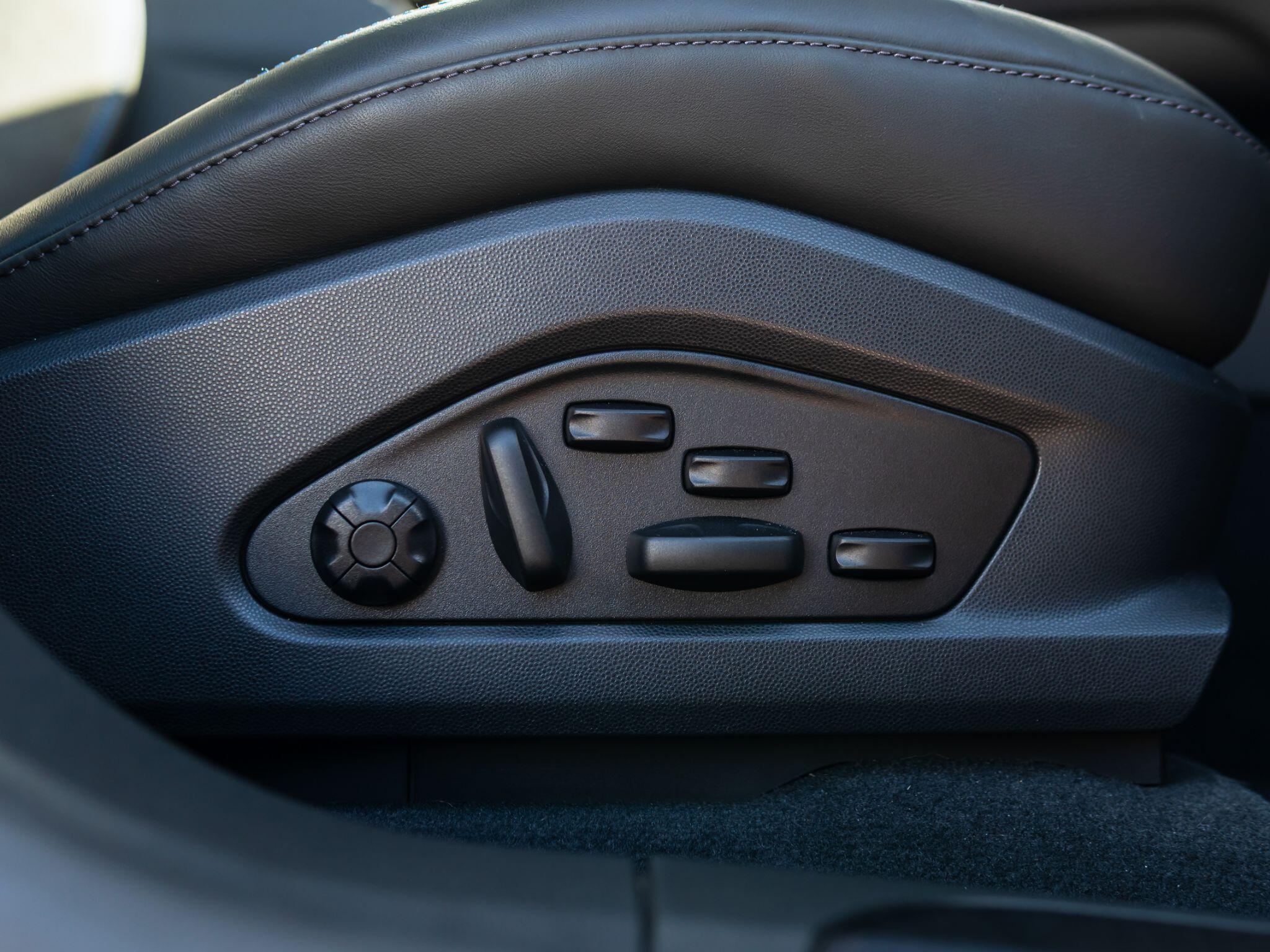 Porsche Macan view 19