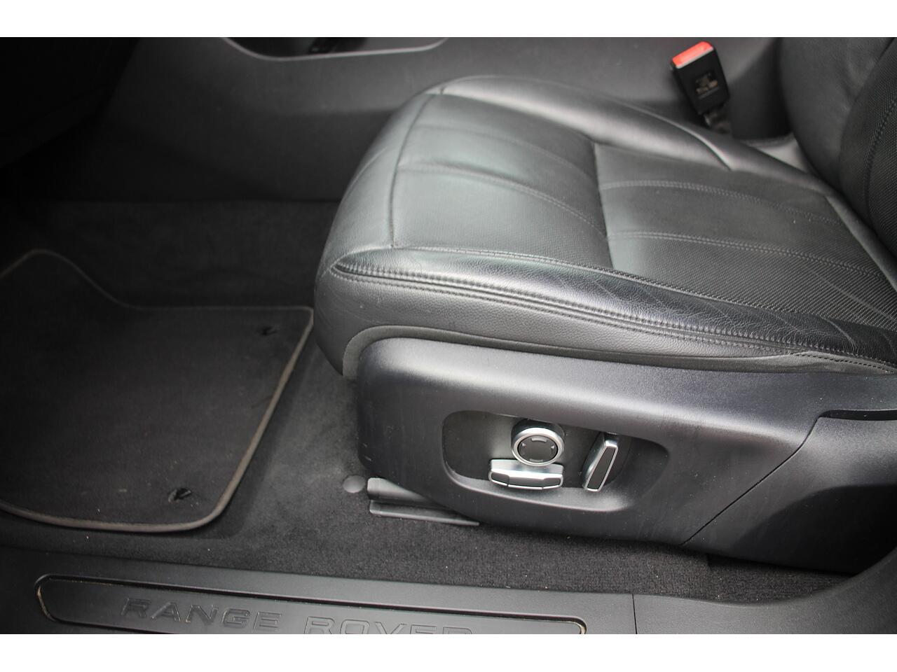 Land Rover Range Rover Evoque view 38