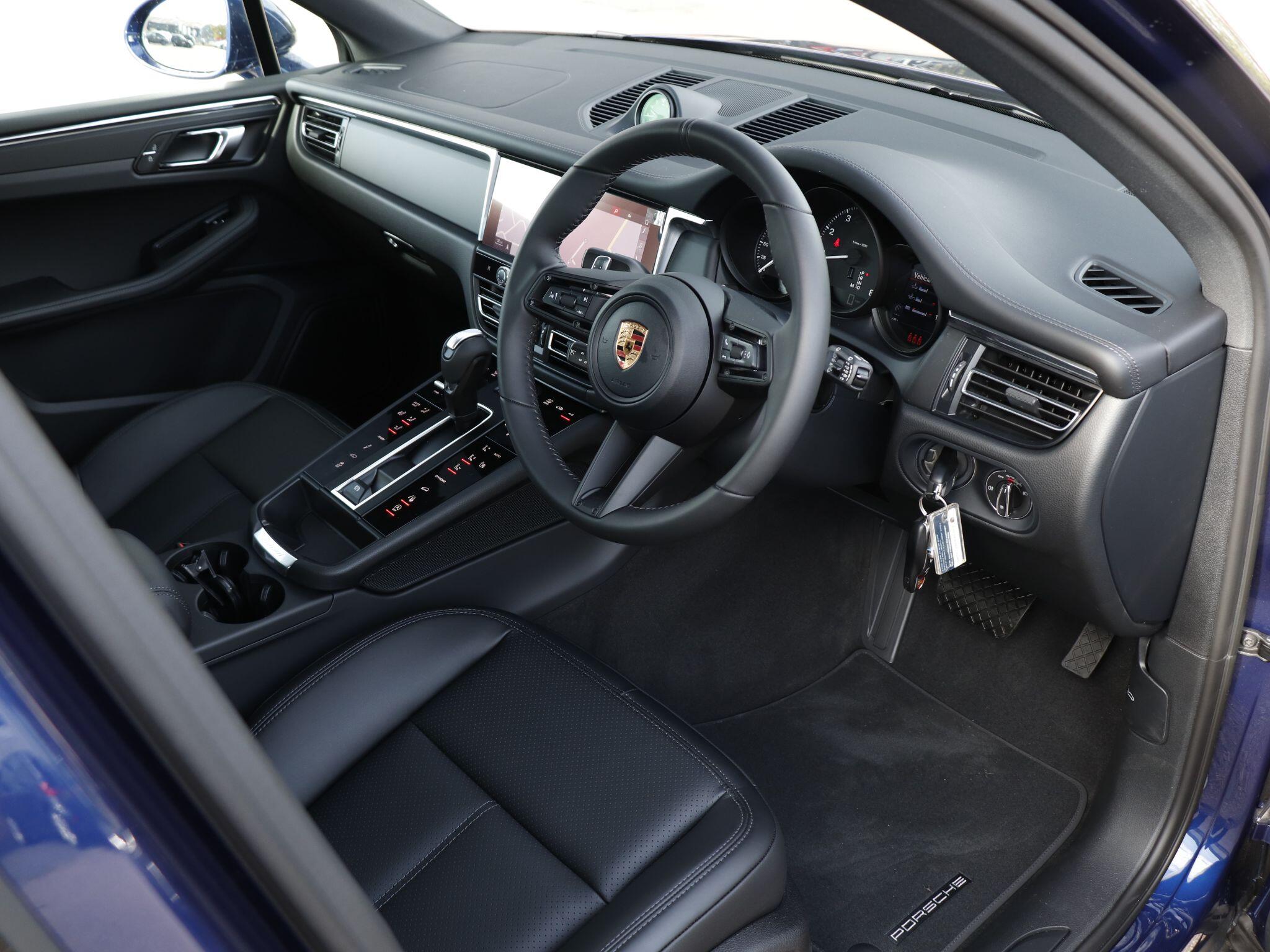 Porsche Macan view 10