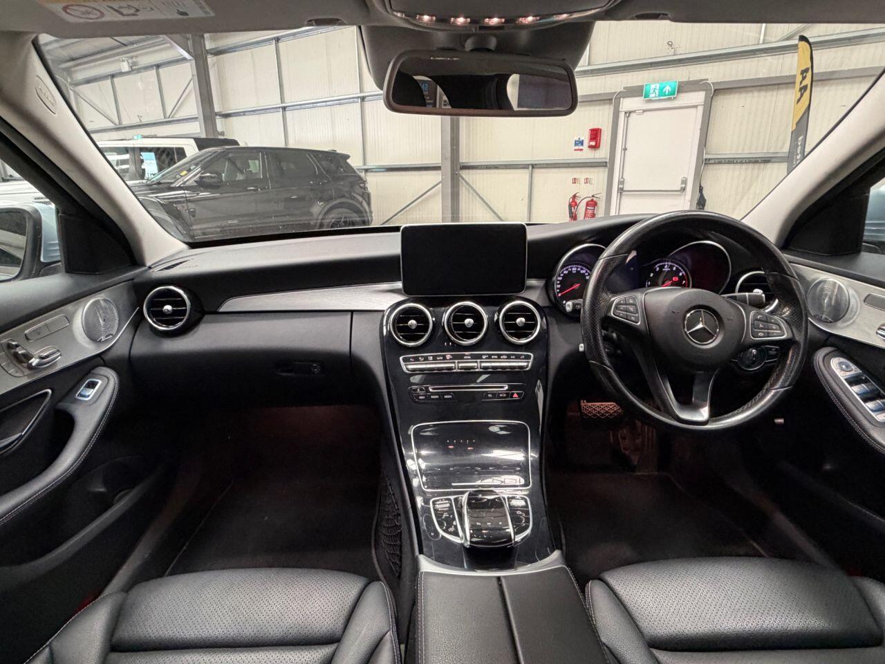 Mercedes-Benz C Class view 4