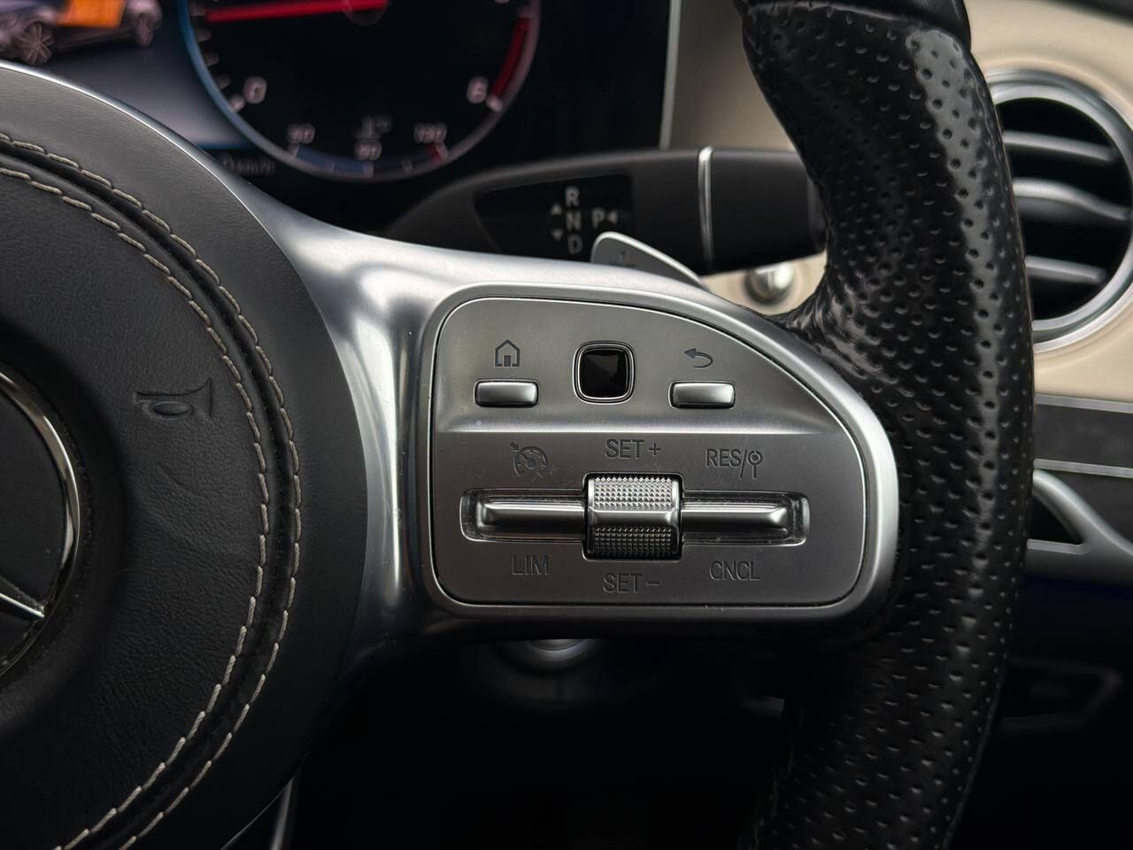 Mercedes-Benz S-Class view 36