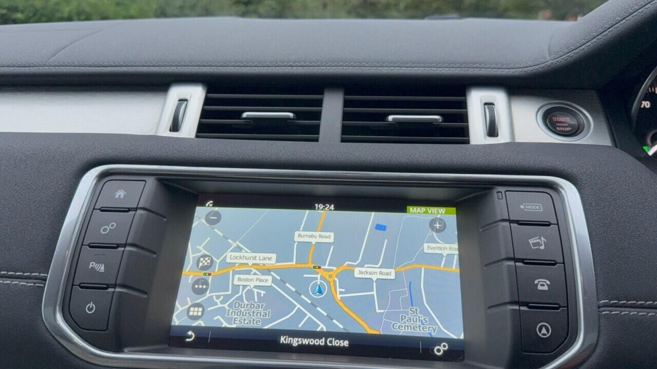Land Rover Range Rover Evoque view 26