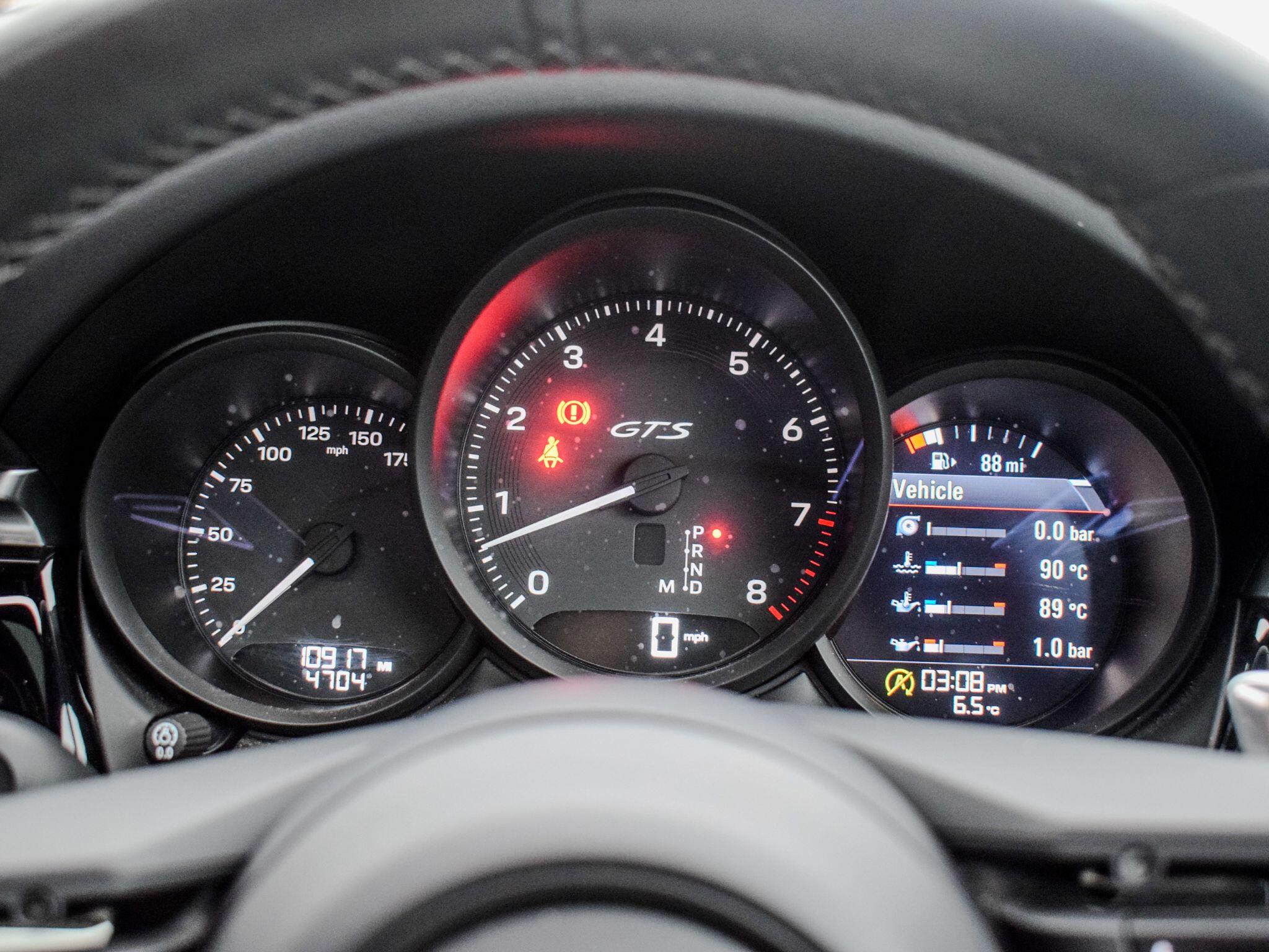 Porsche Macan view 32